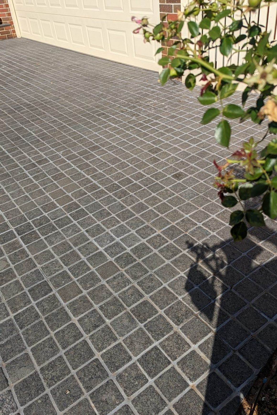 Impala Black Tumbled Granite Cobblestones