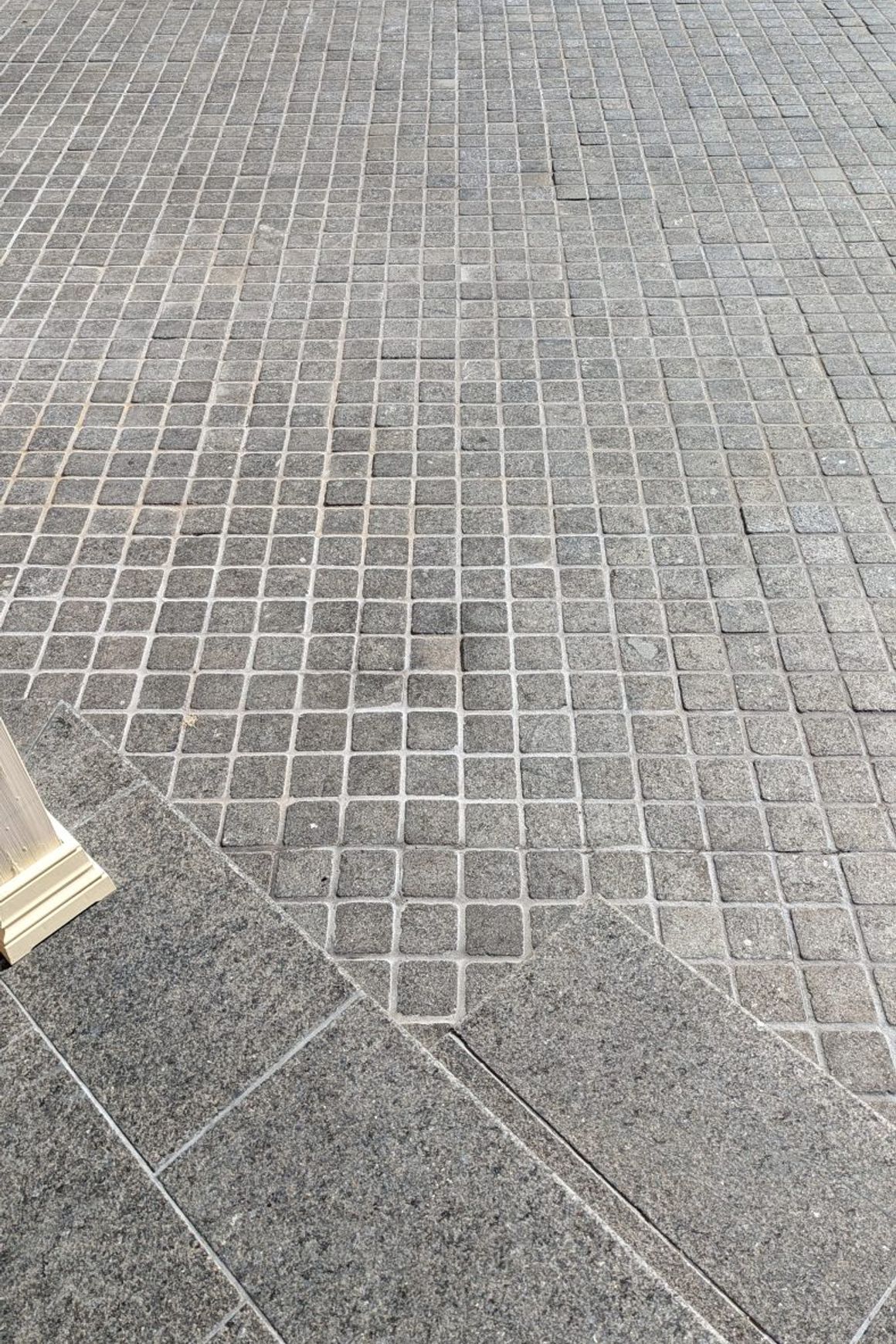Impala Black Tumbled Granite Cobblestones