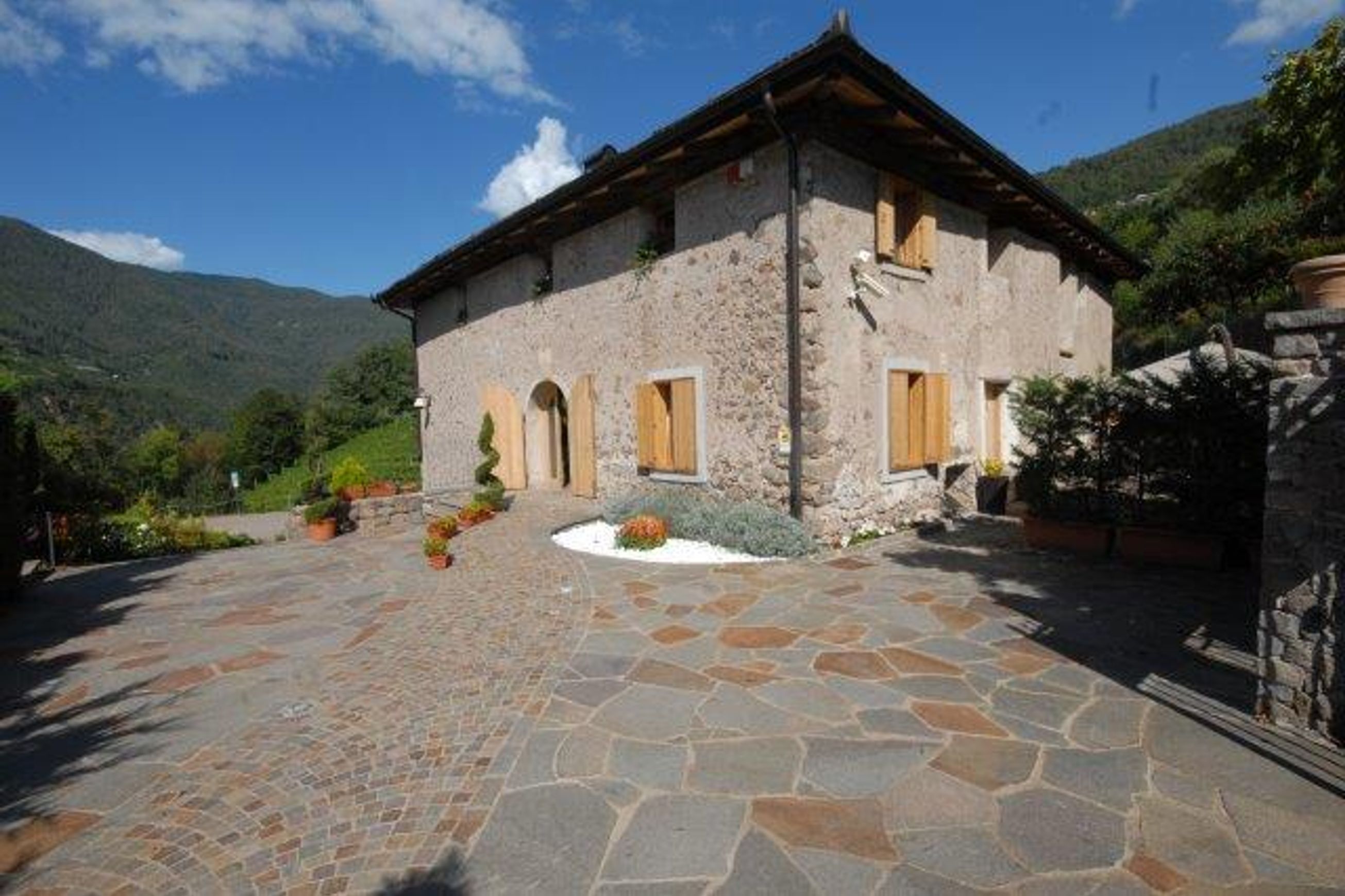 Italian Porphyry Crazy Paving