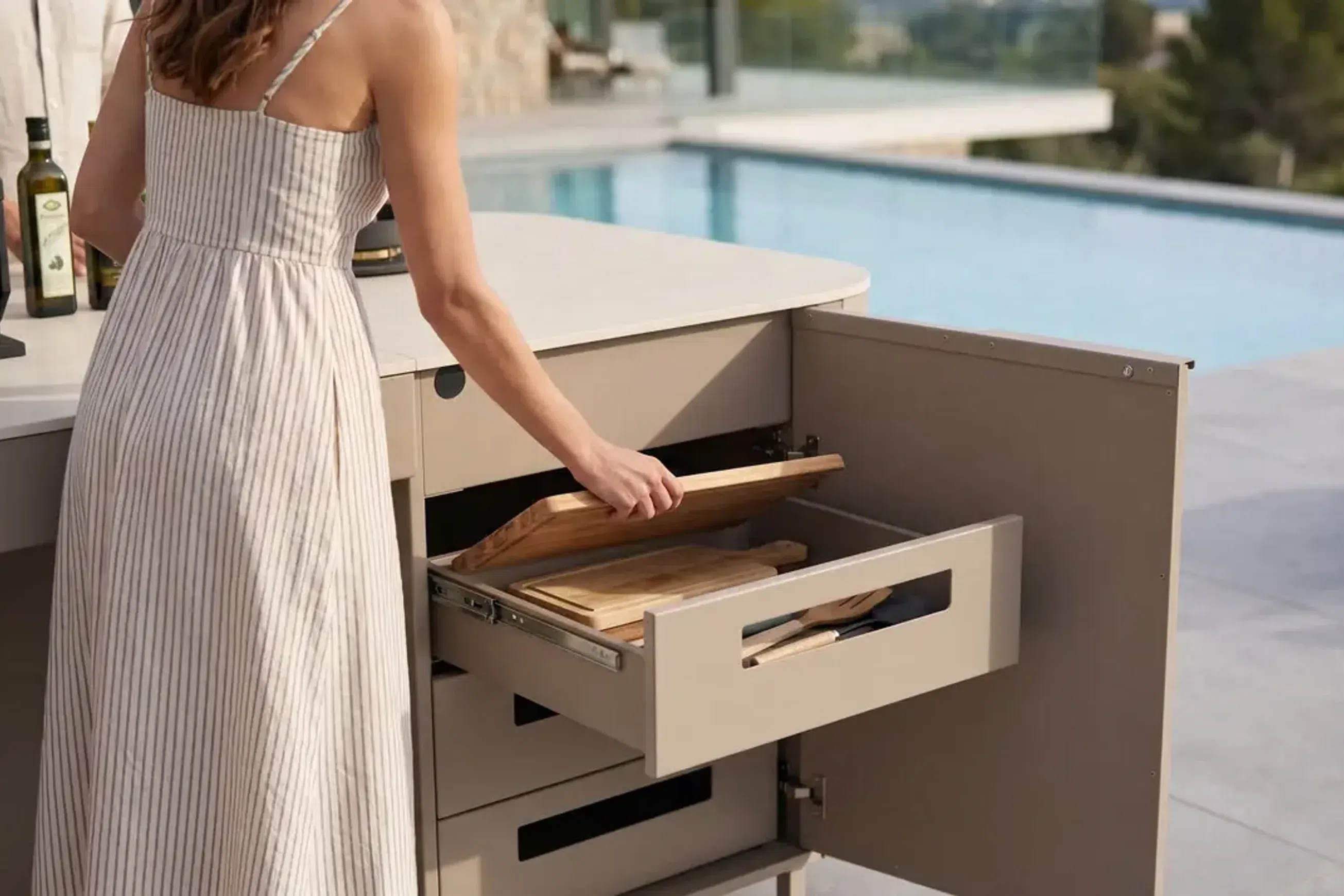 Isla Outdoor Kitchen Island