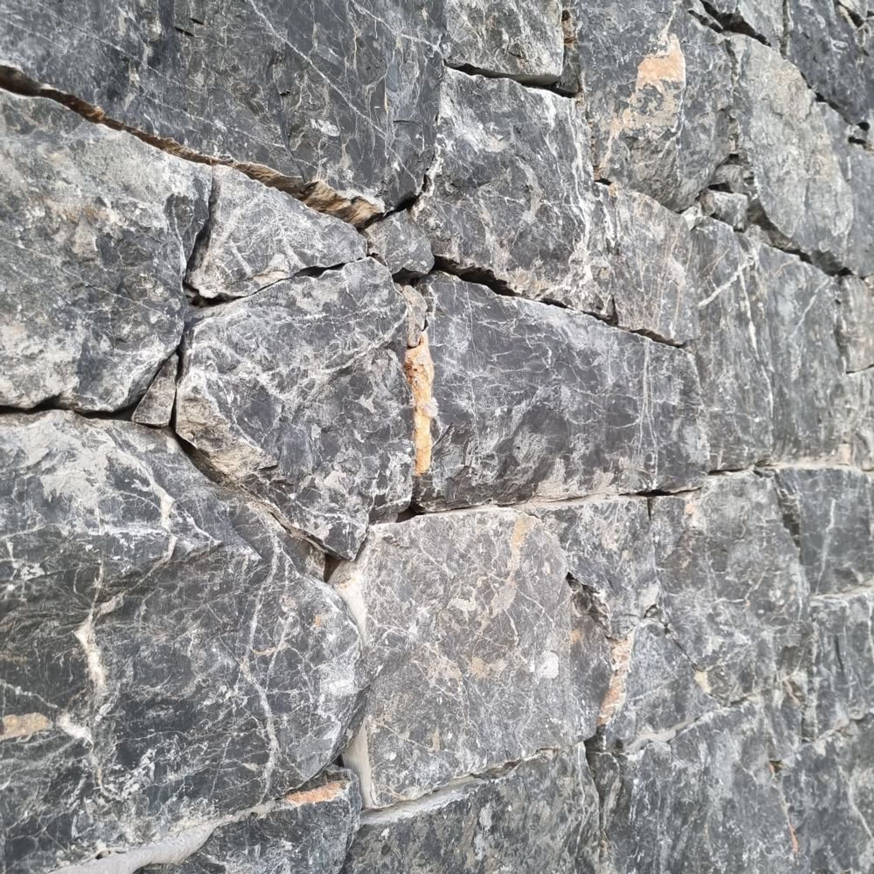Kamari Random Wall Cladding