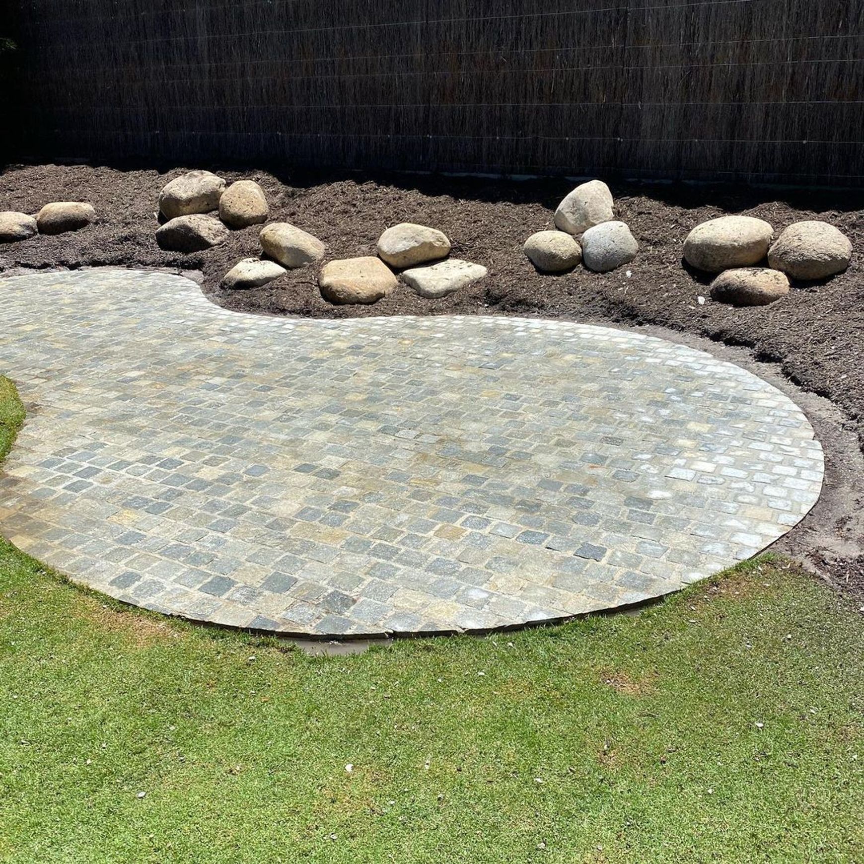 Loden Quartzite Cobblestones
