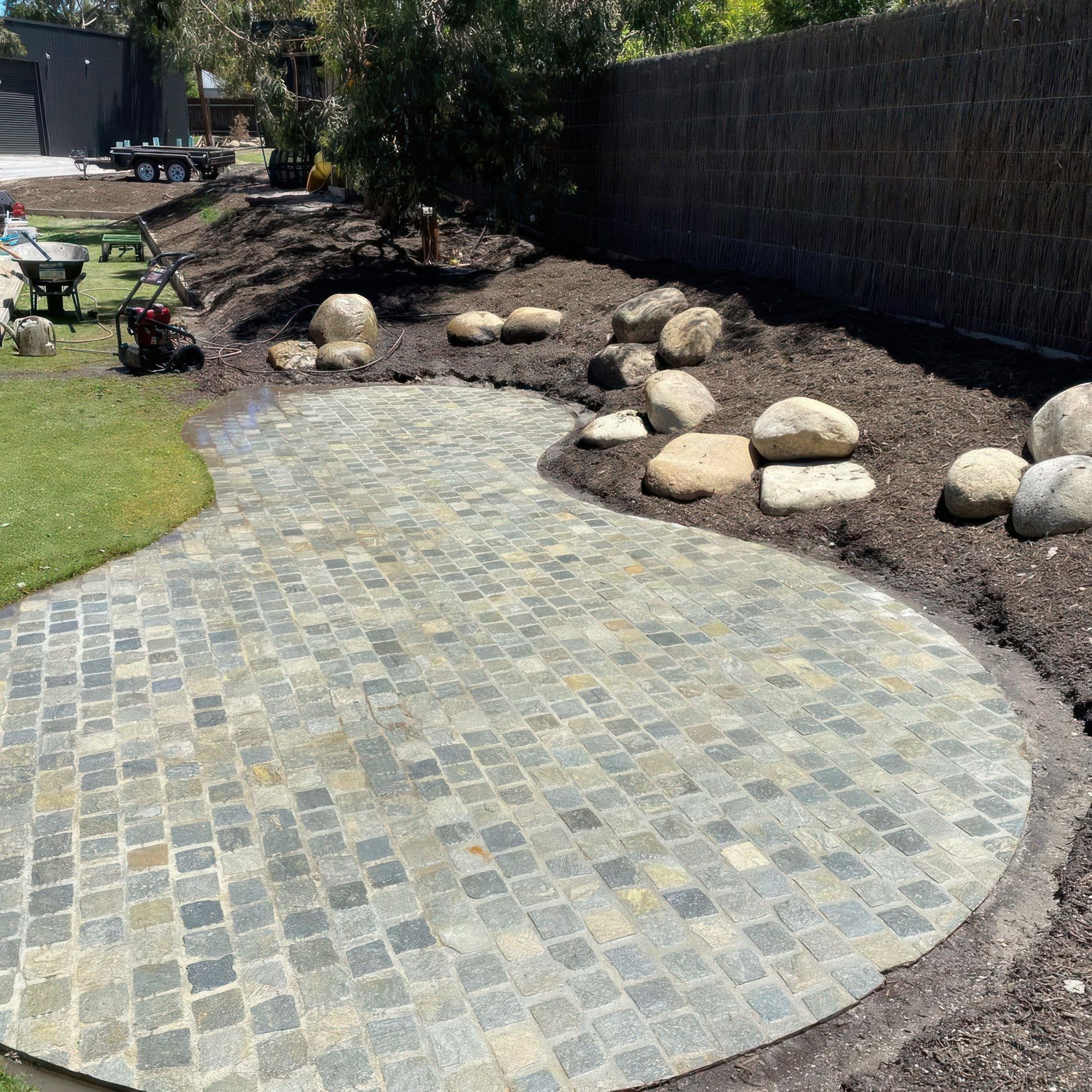 Loden Quartzite Cobblestones