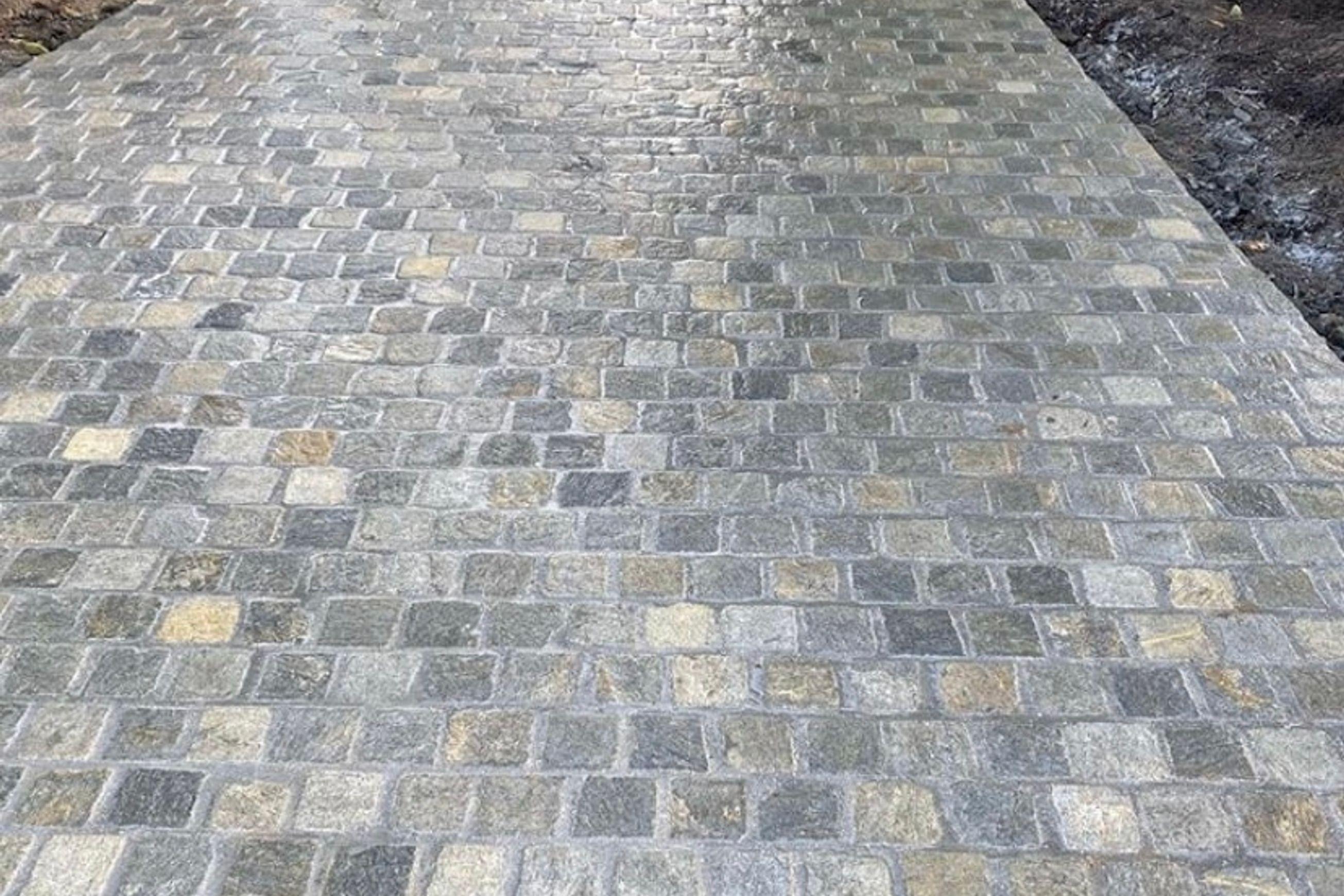 Loden Quartzite Cobblestones