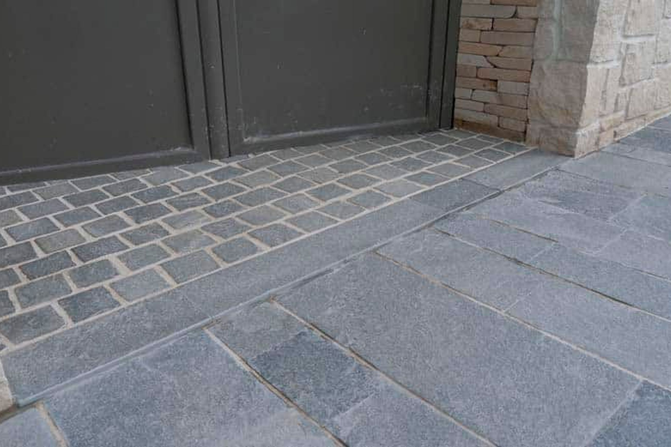 Loden Quartzite Cobblestones