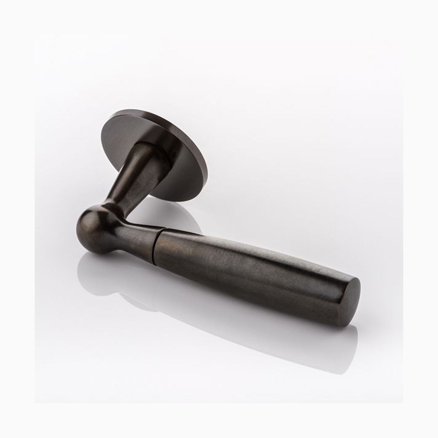 Joseph Giles - Bennett Solid Brass Door Lever Handle With Round Rose