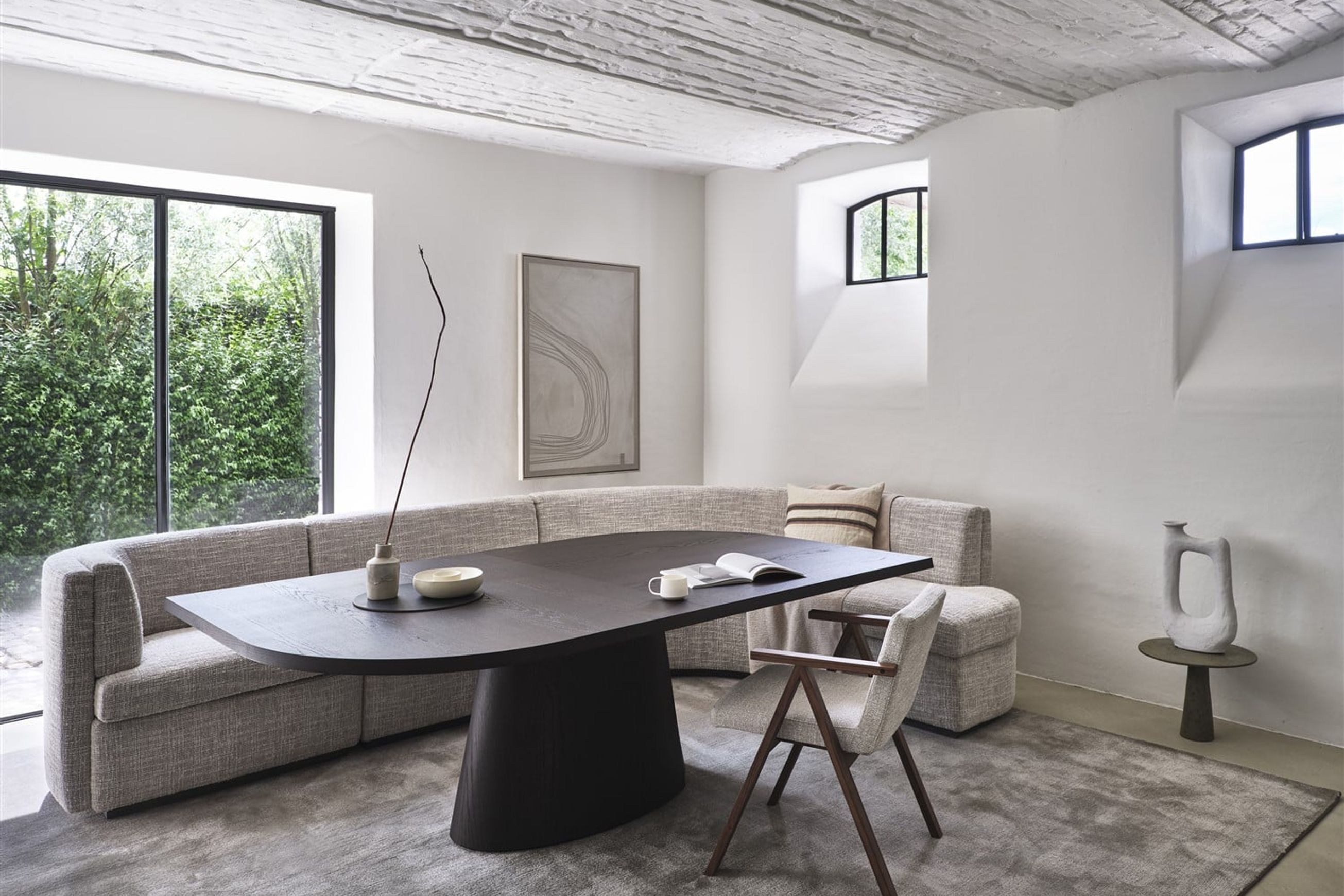 Alter Dining Table