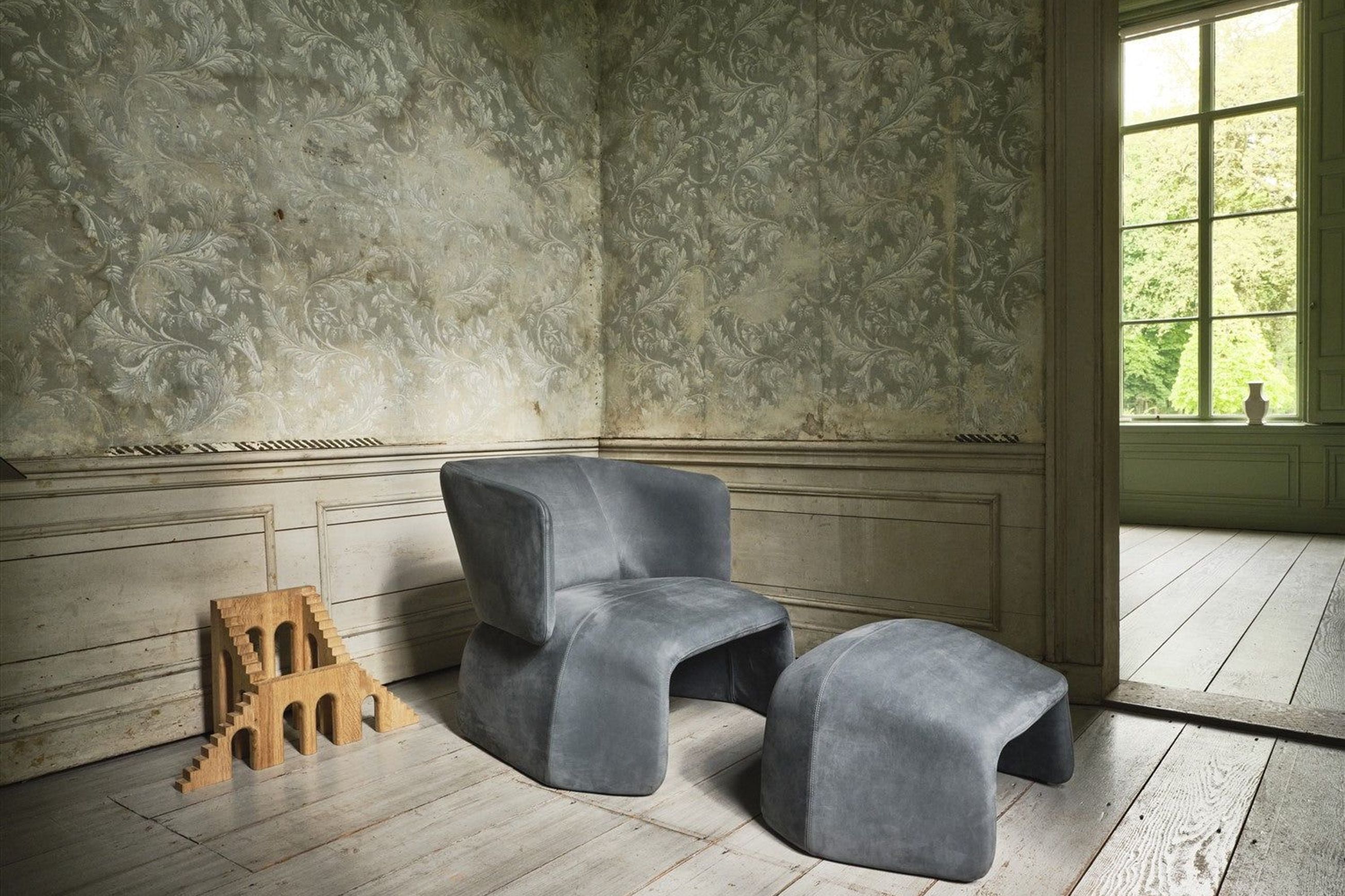Icarus Armchair