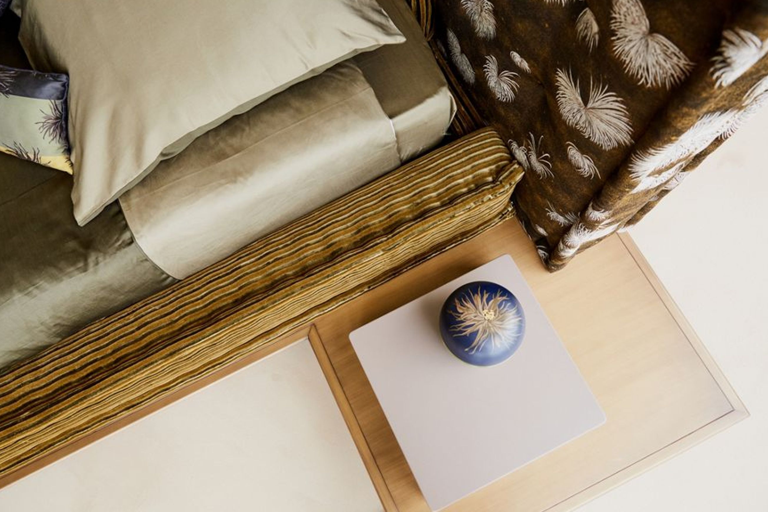Mah Jong Bed