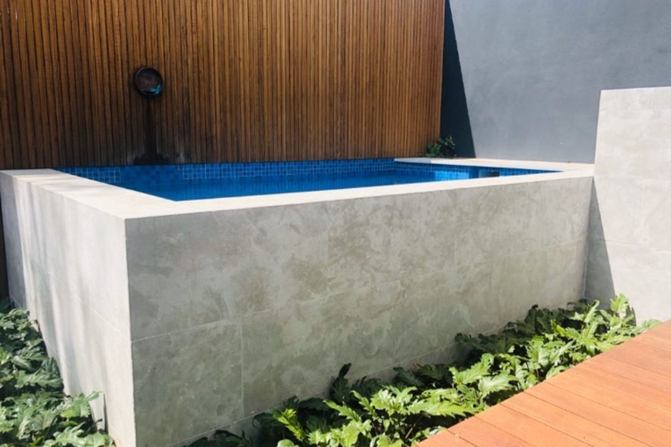Nice Limestone Pool Coping