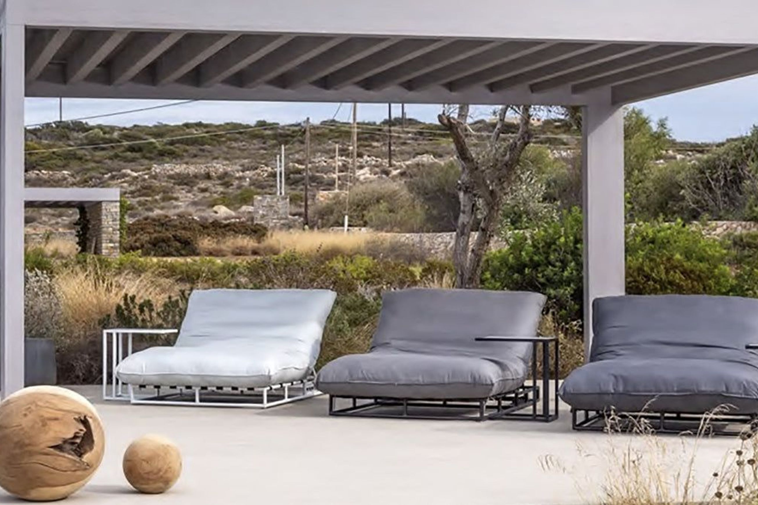 Papamoa Daybed - Sooty