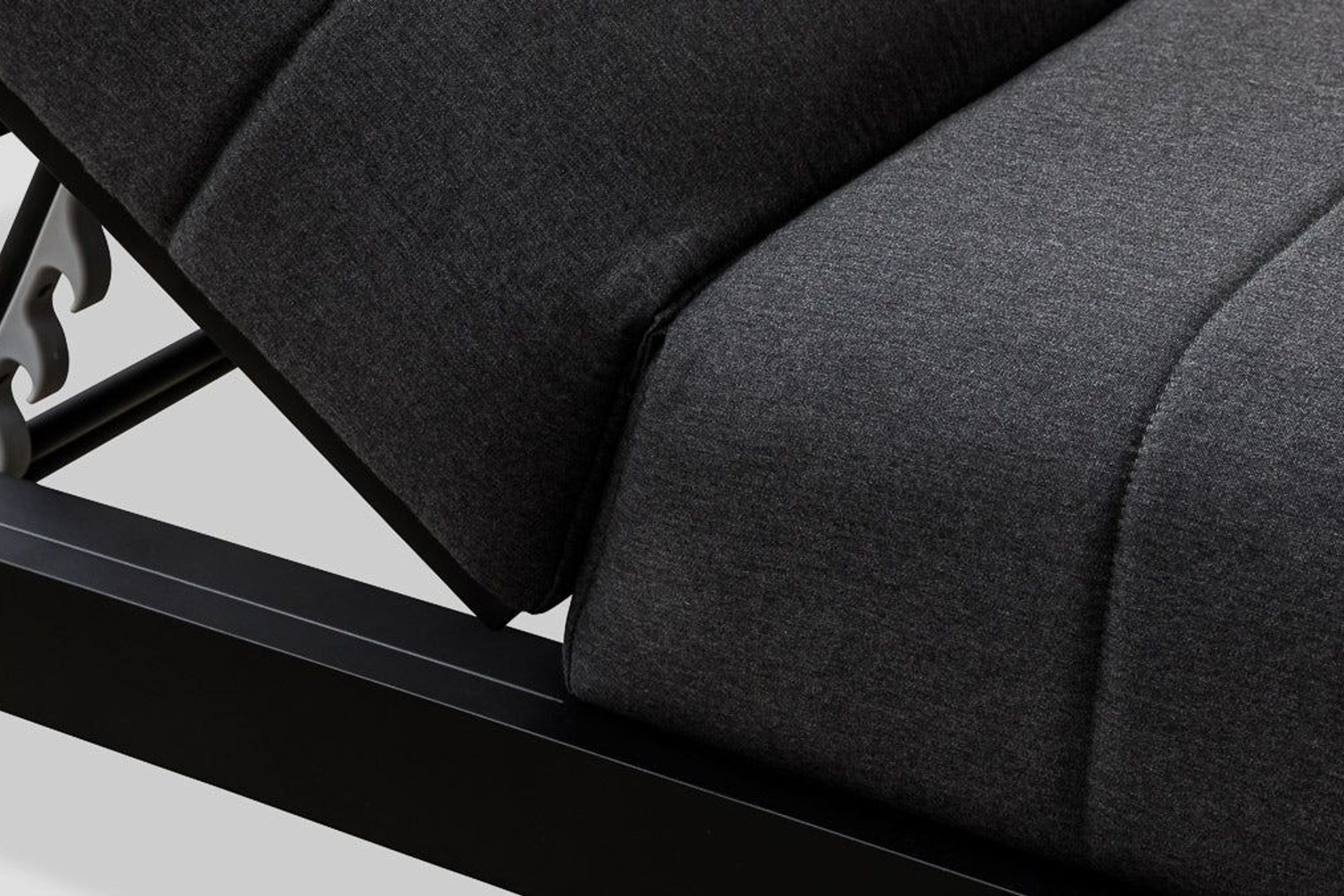 Piha Lounger - Black