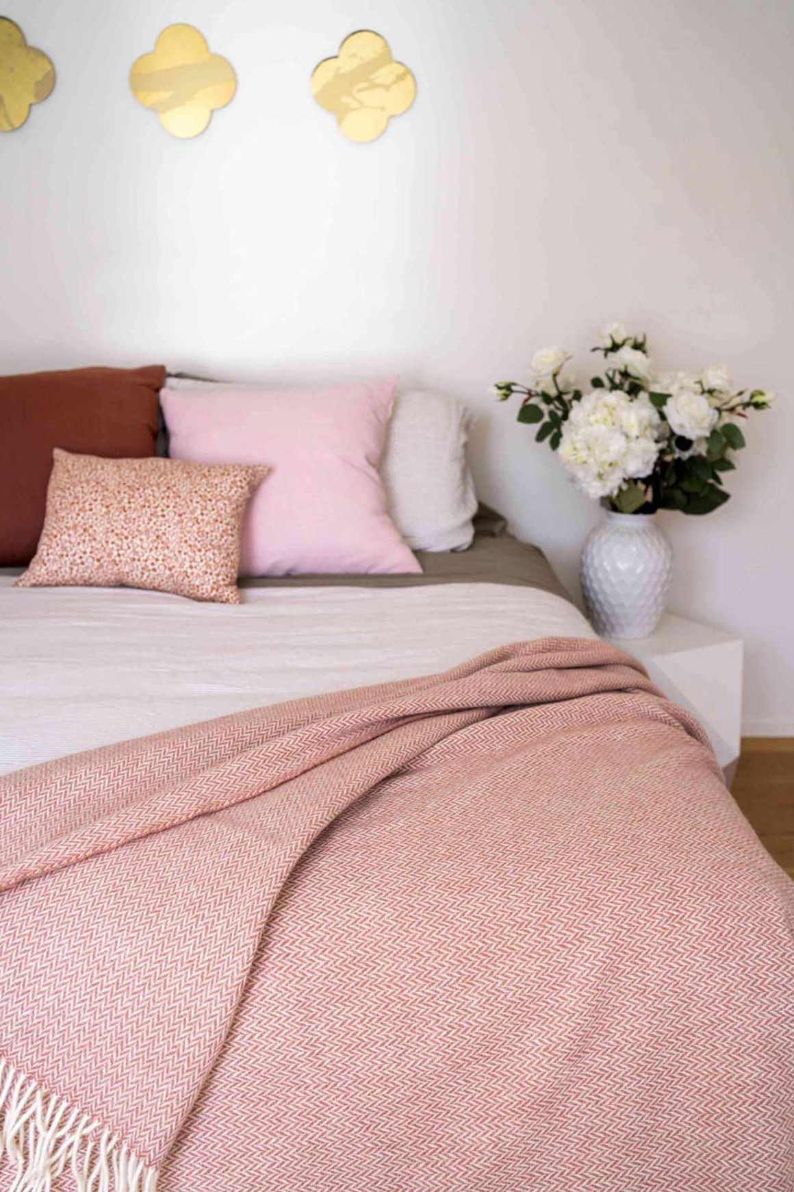 Ruanui Station Lambswool Throw - Pipipi Pink Chevron