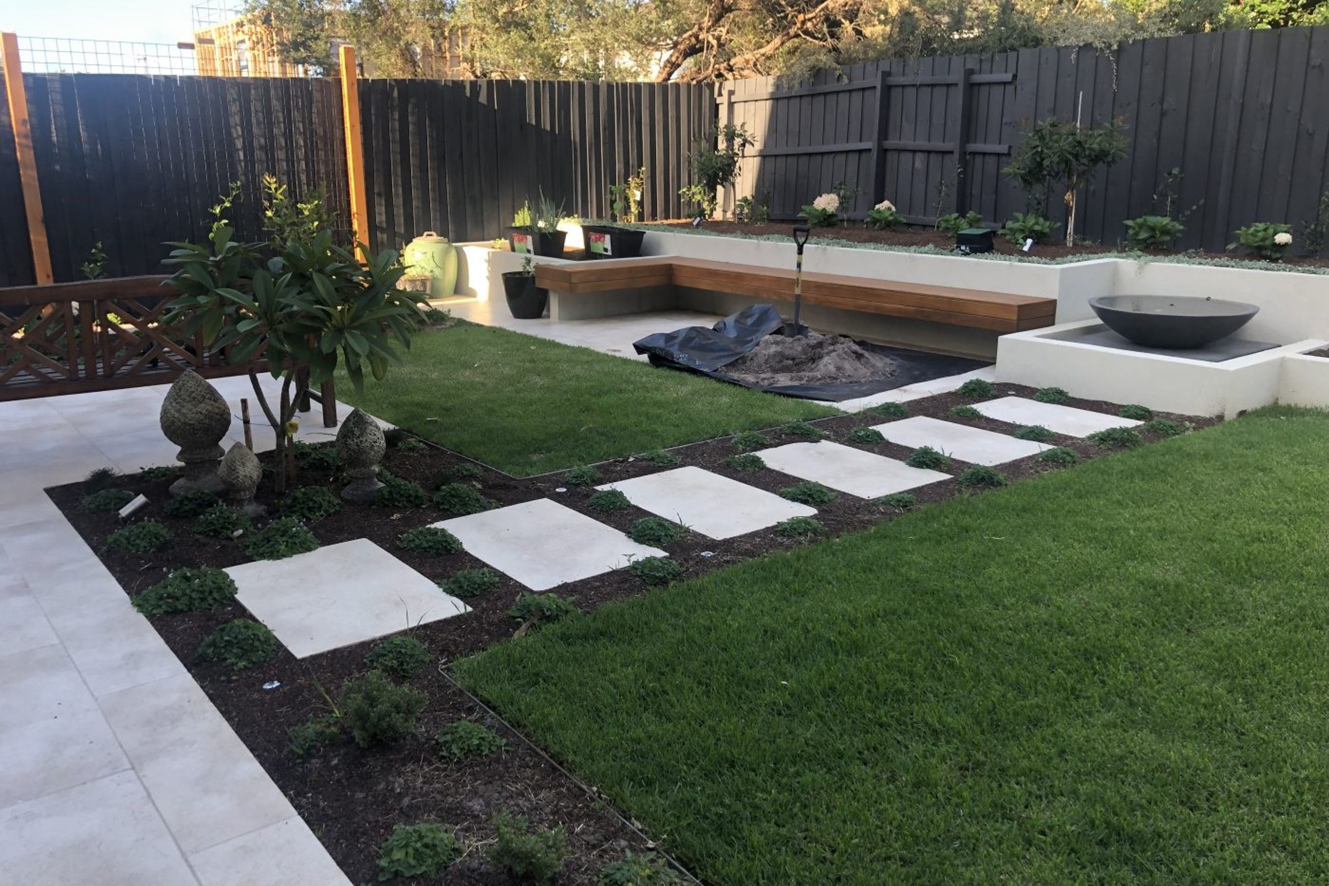 Savana Light Brushed Limestone Pool Coping