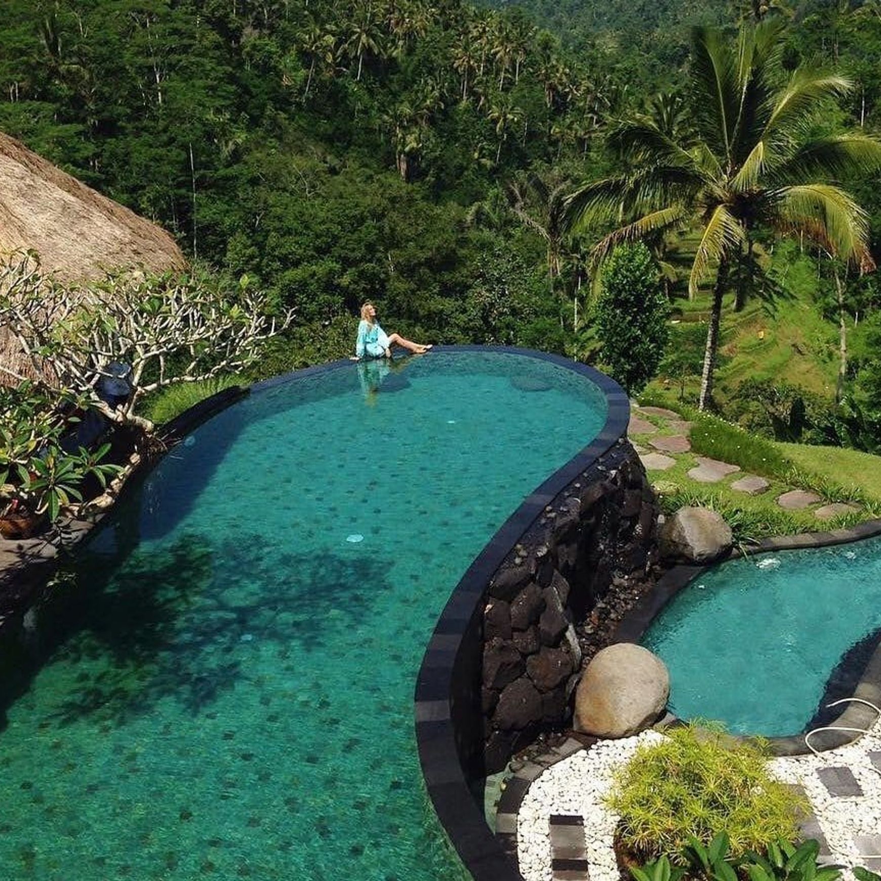 Green Sukabumi Bali Stone Pool Mosaics