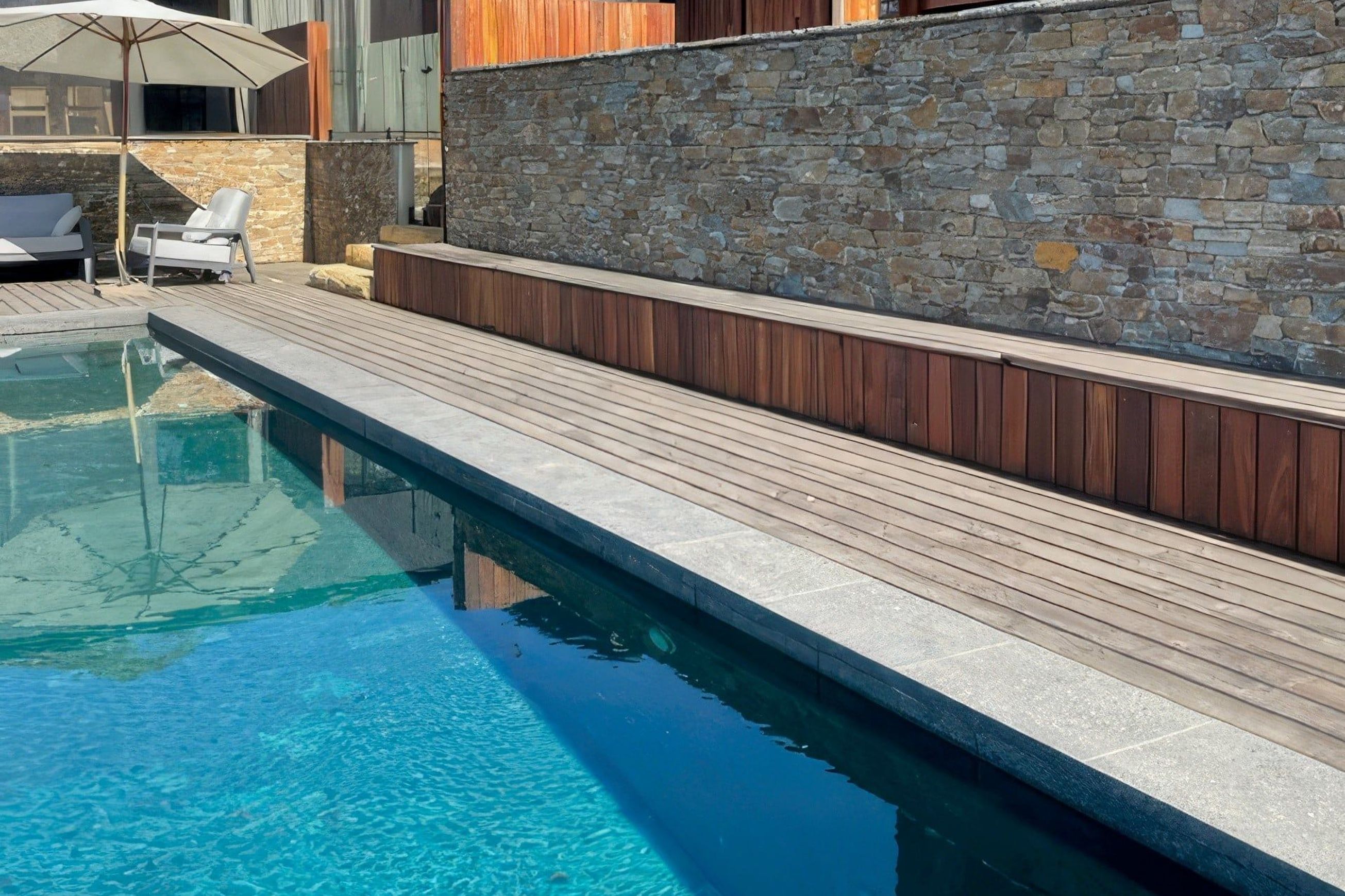 Green Sukabumi Bali Stone Pool Mosaics
