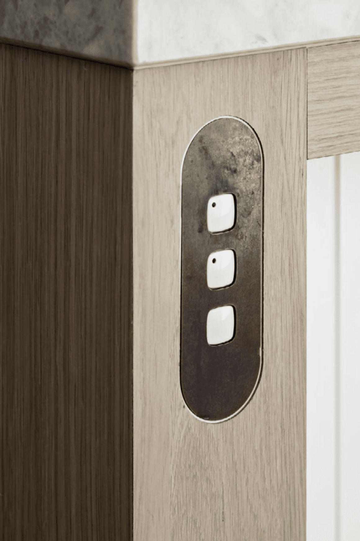 13 Carbon 4 Gang Switch Grid Faceplate