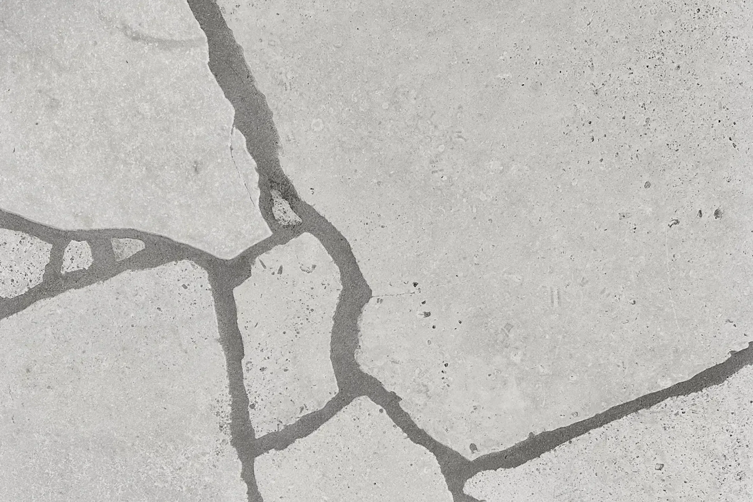Tallin Grey Limestone Crazy Paving
