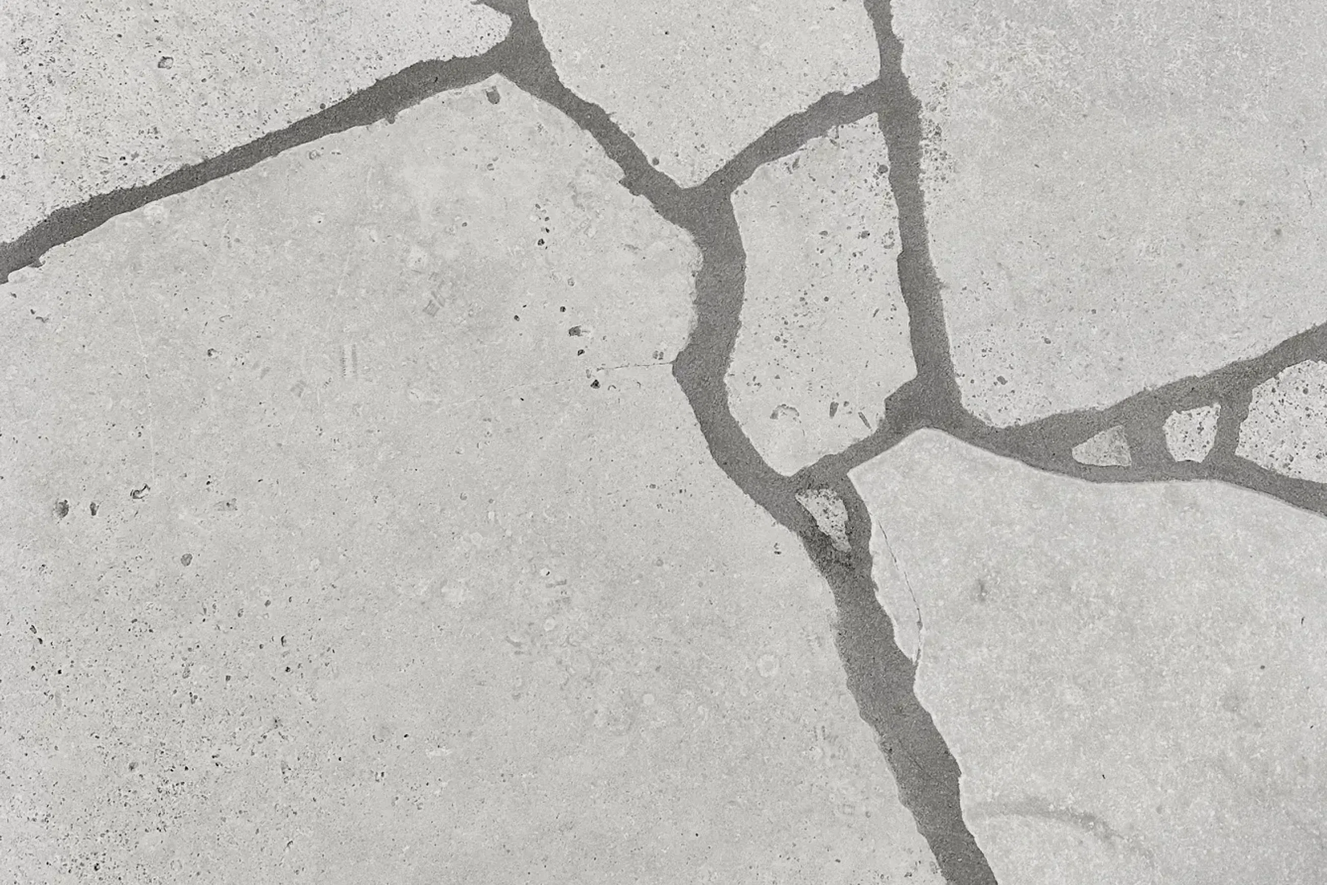 Tallin Grey Limestone Crazy Paving