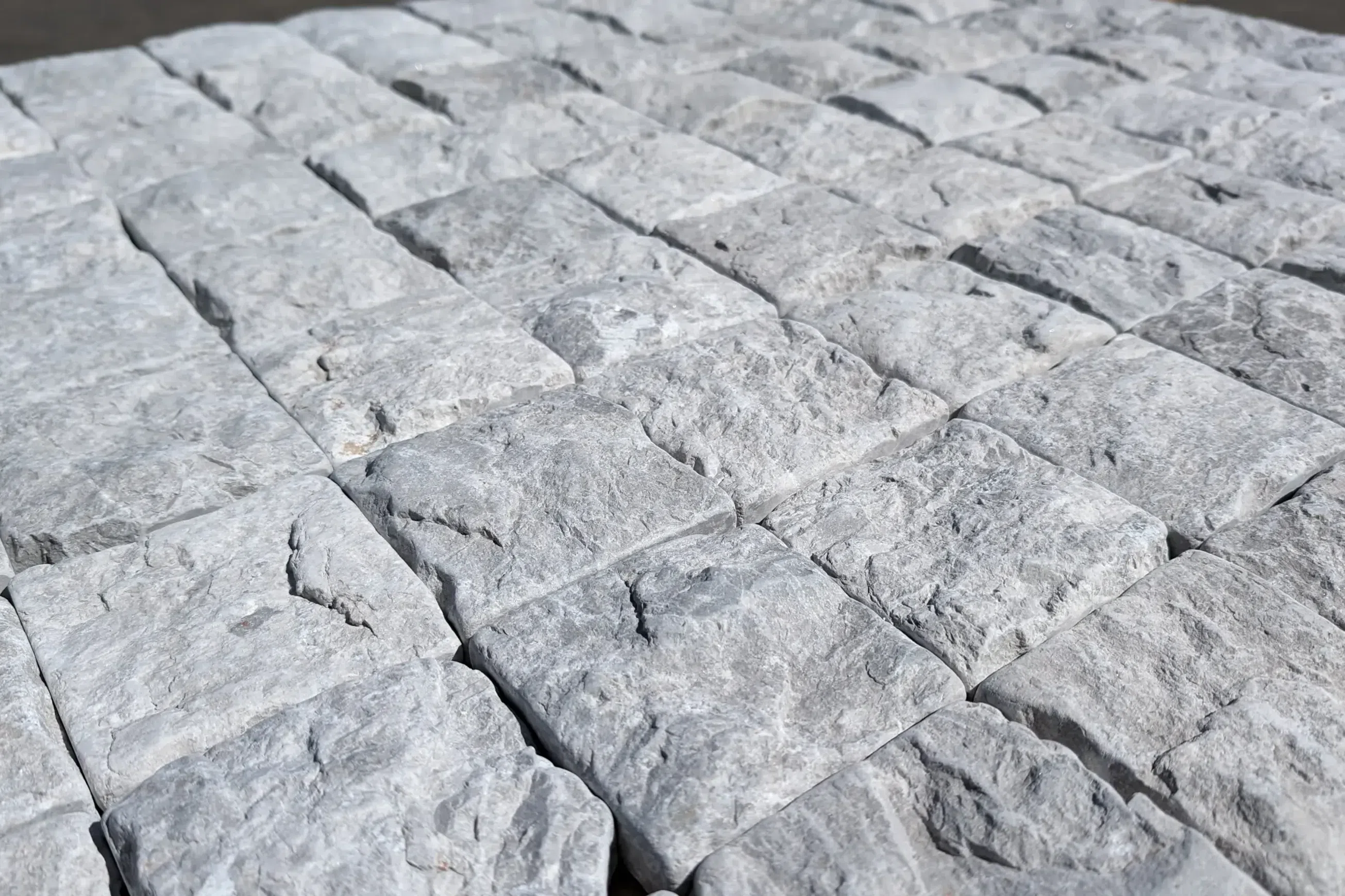 Tundra Grey Split Limestone Cobblestones