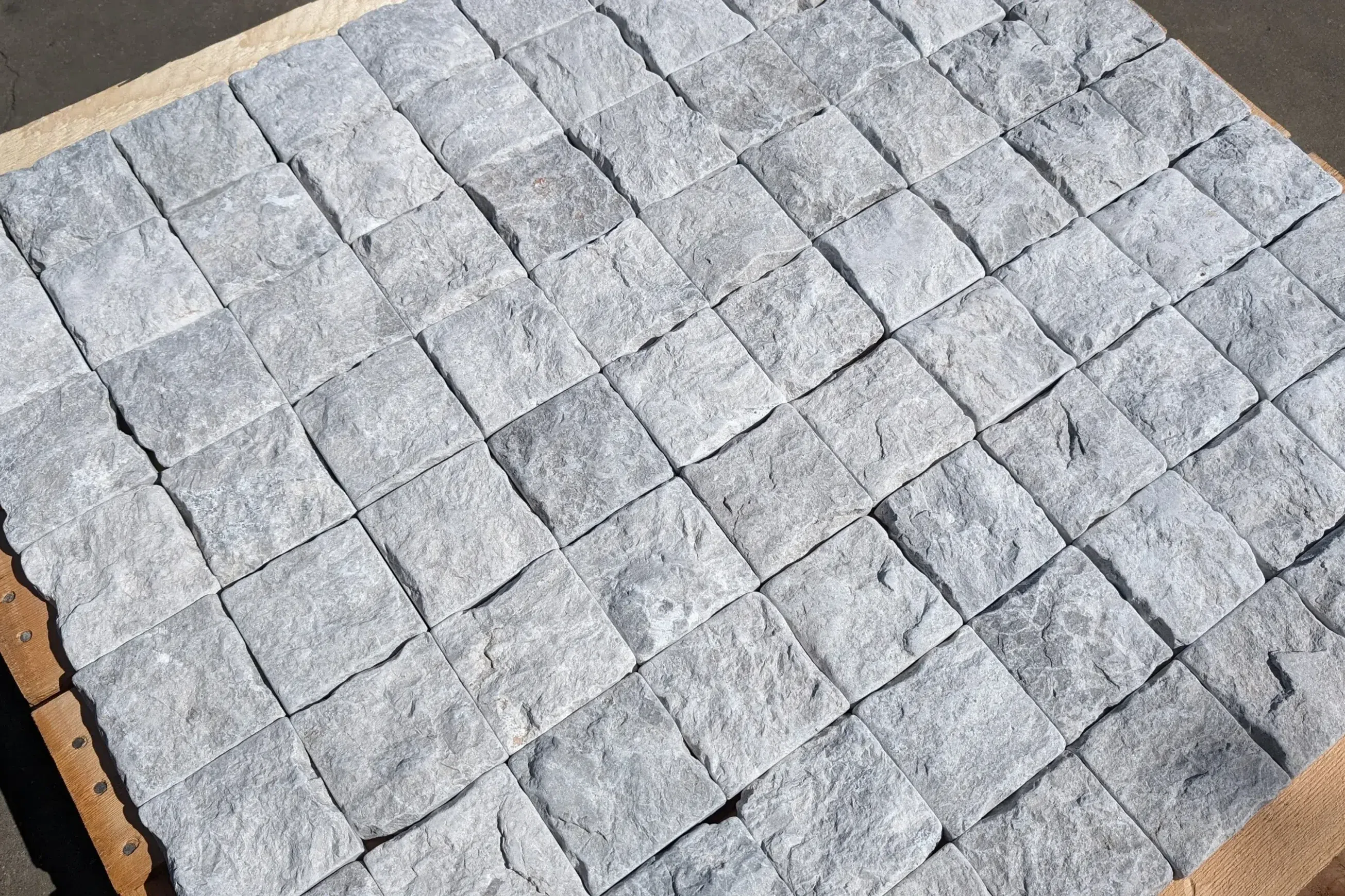 Tundra Grey Split Limestone Cobblestones