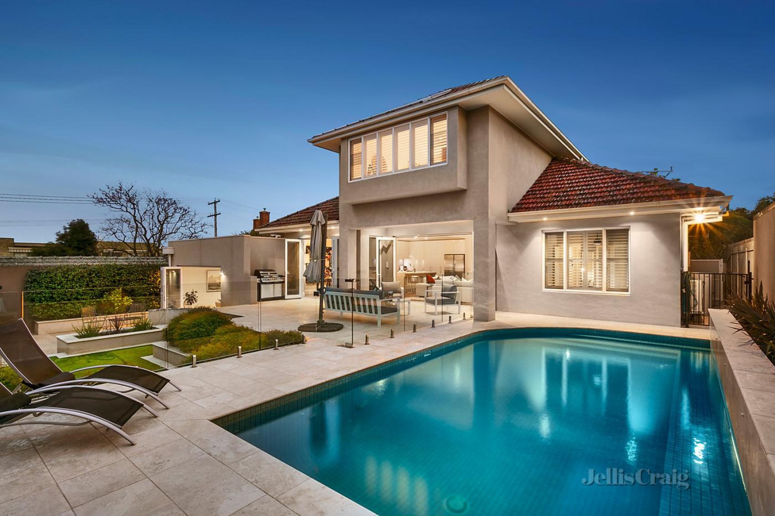 Tuscan Travertine Pool Coping