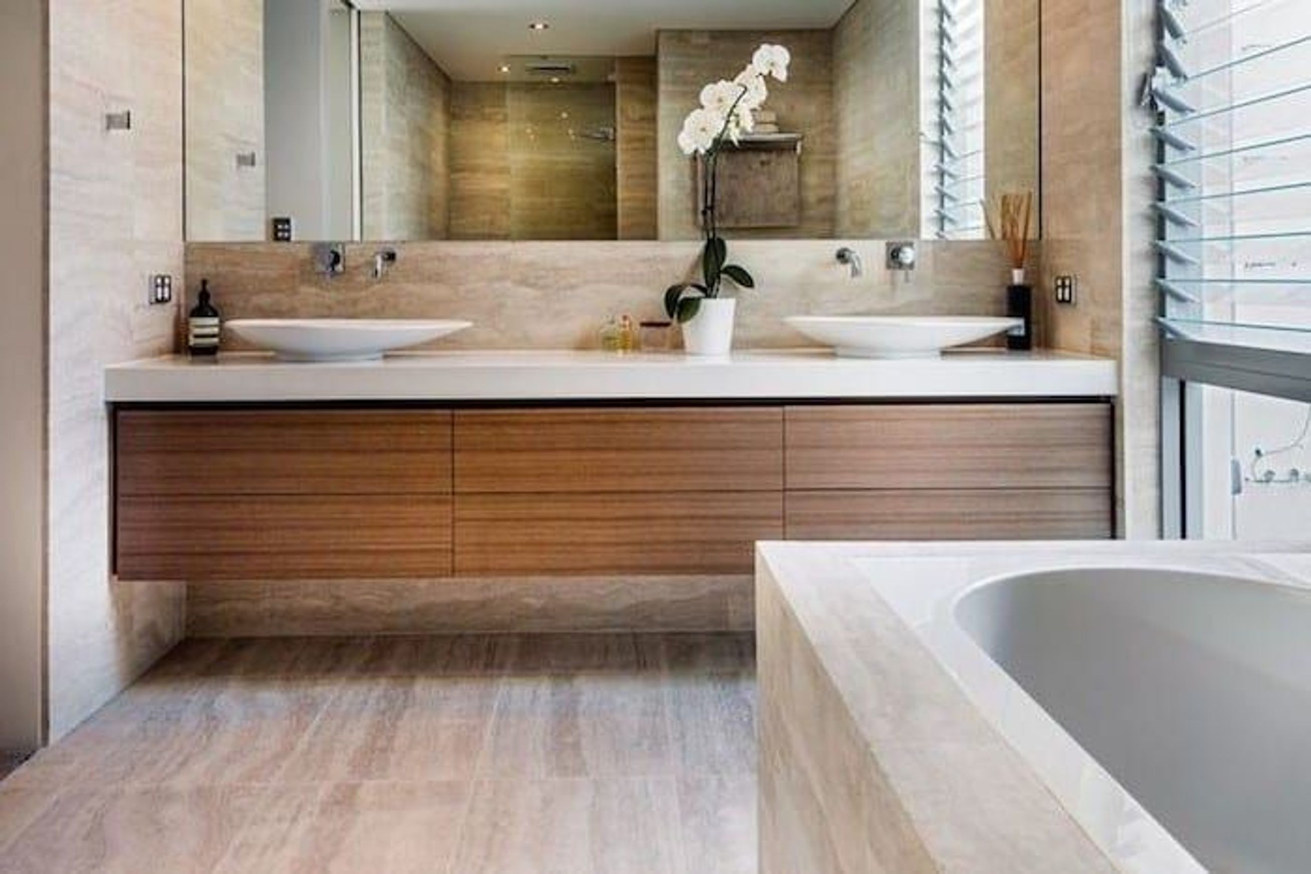 Tuscan Vein Cut Filled & Honed Travertine Tiles