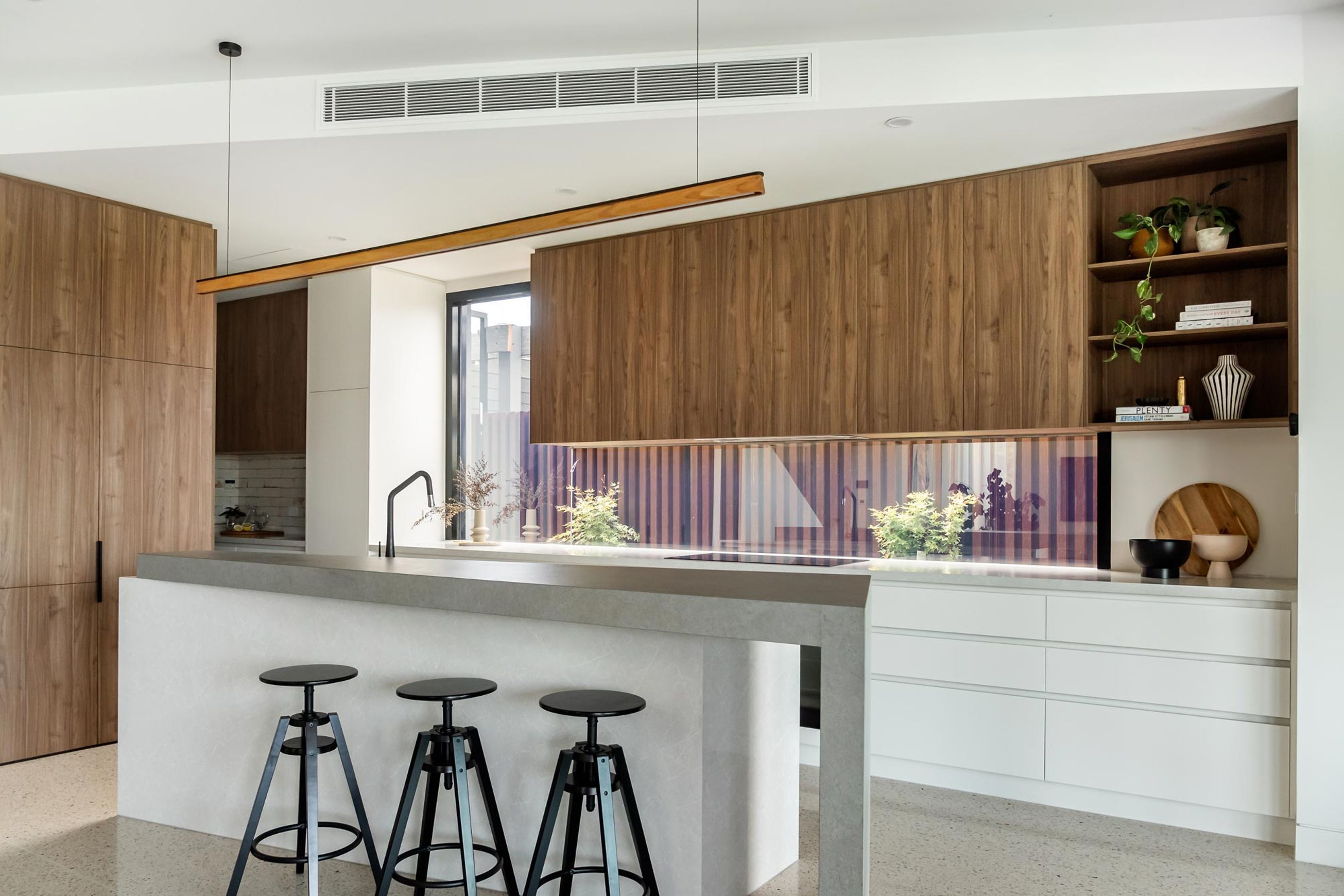 Tenn Up Pendant | Walnut