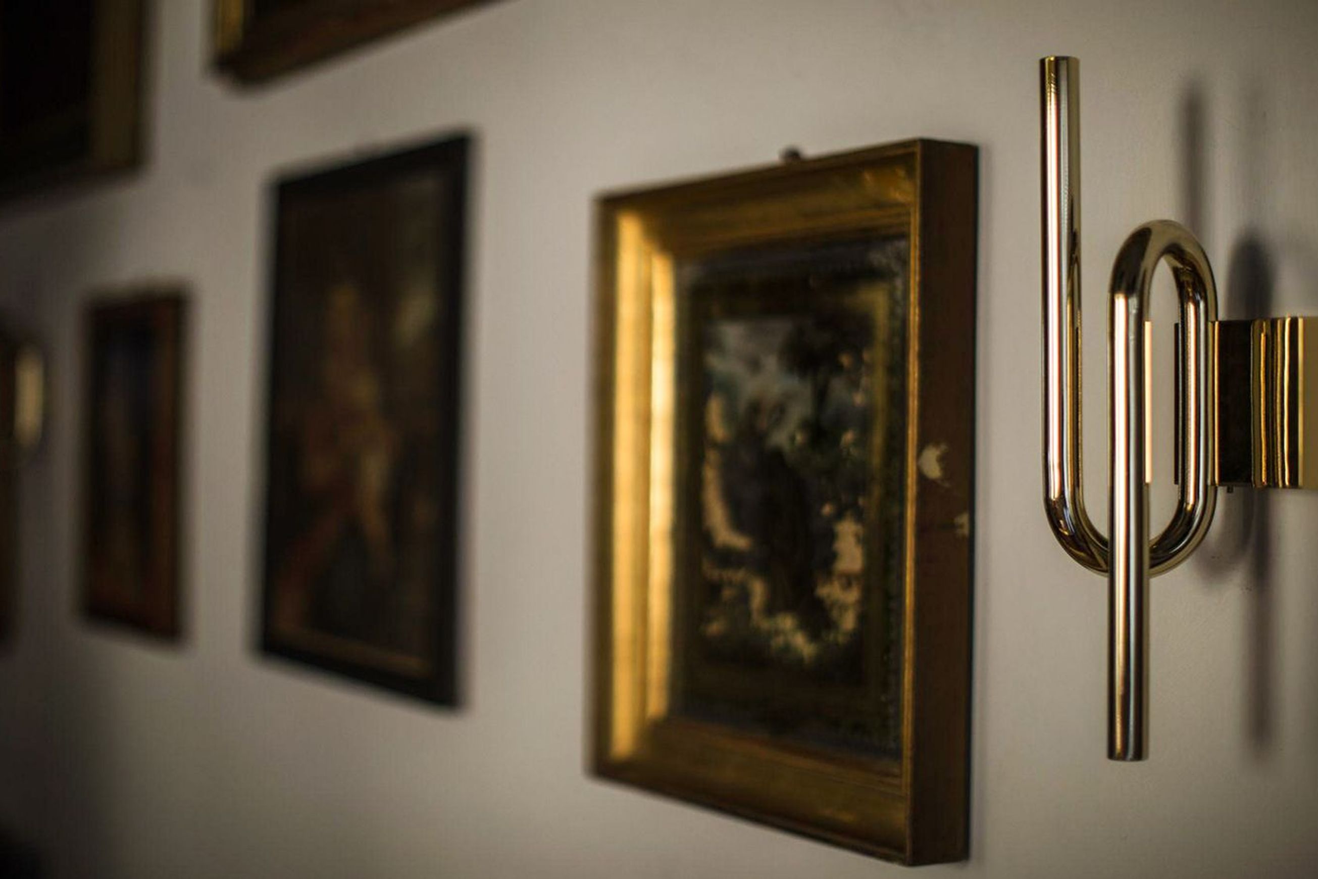 Tobia Wall Lamp