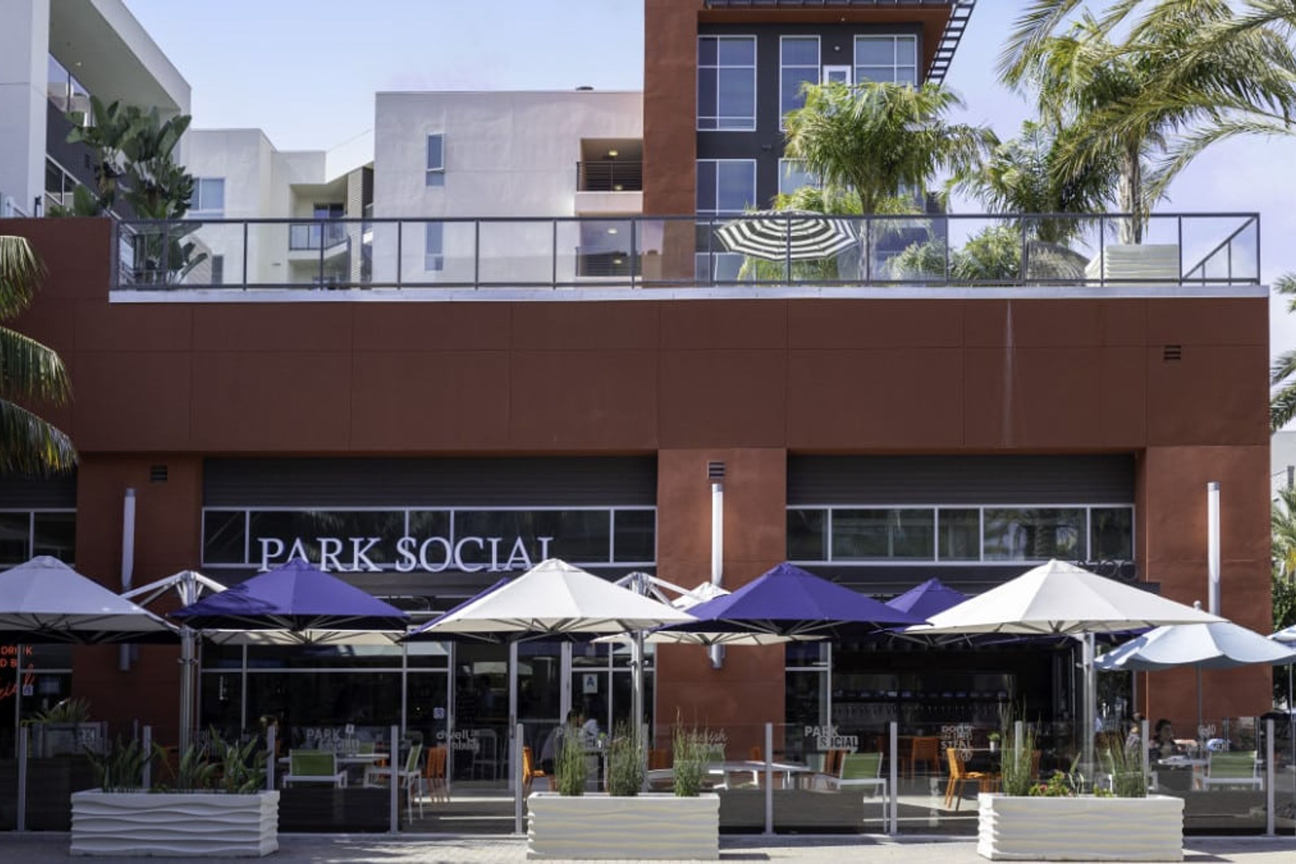 Shadowspec Unity Multi-Canopy Cantilever Umbrella