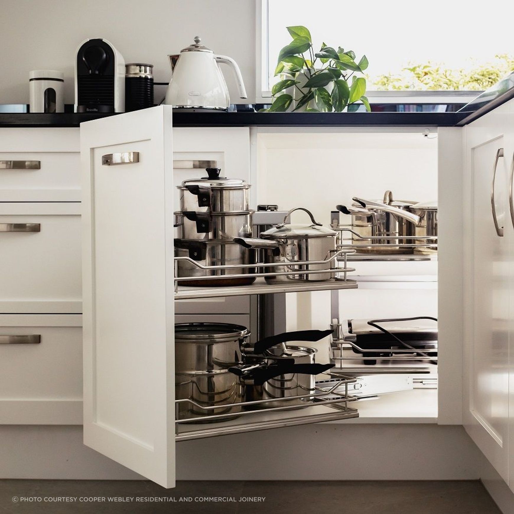 VS COR Fold Pull Out for Blind Corner Cabinets