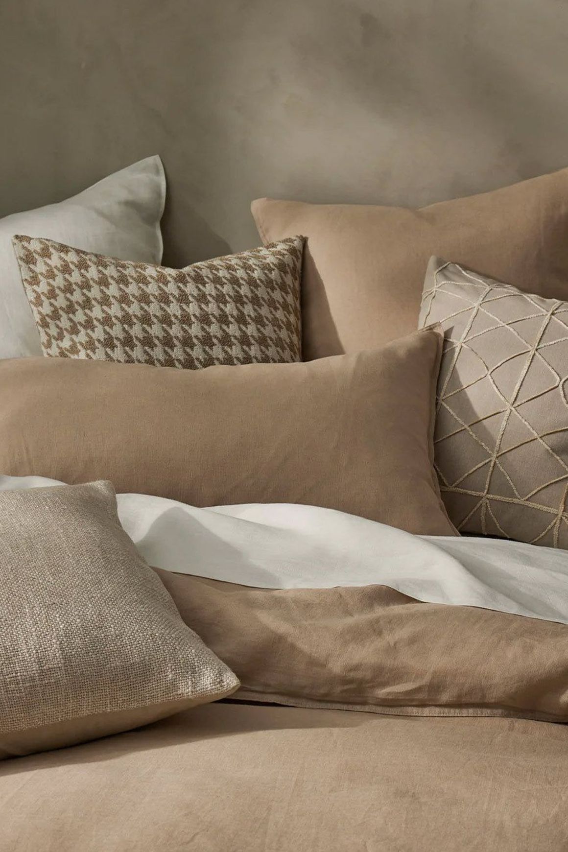 Weave Home Giovanni Cushion - Oatmeal | Bouclé Houndstooth