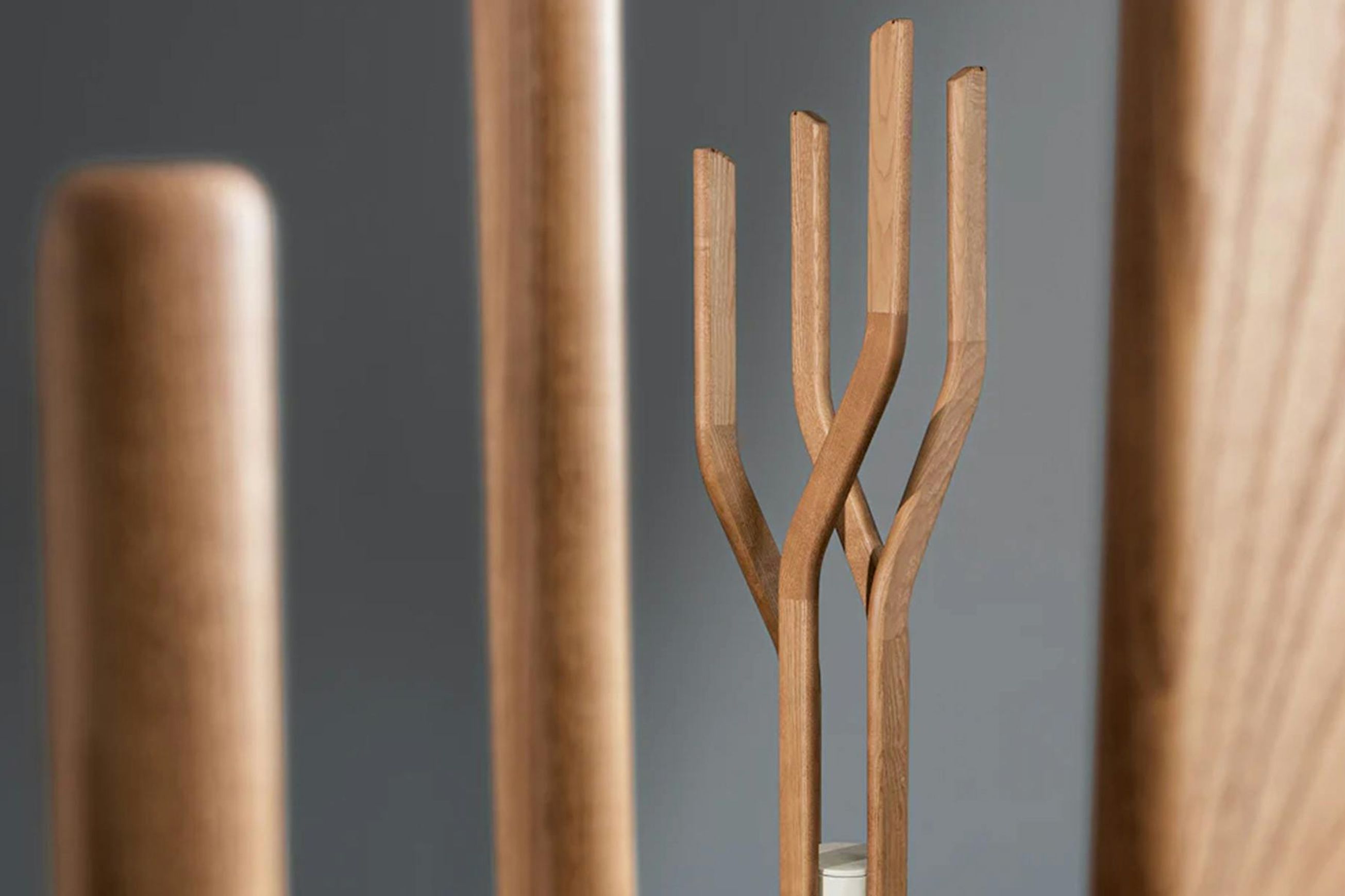 Alma Valet Stand