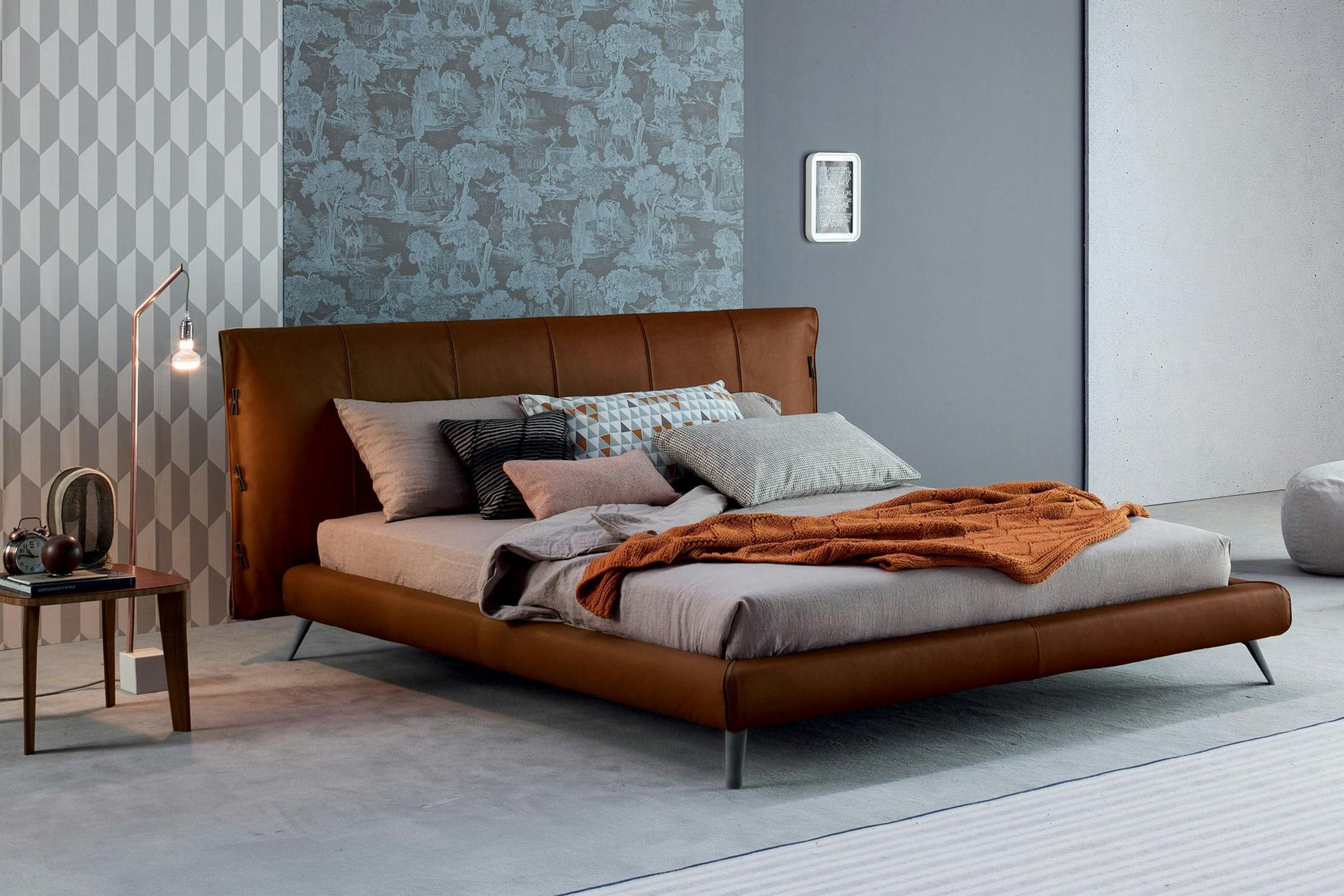 Cuff Bed