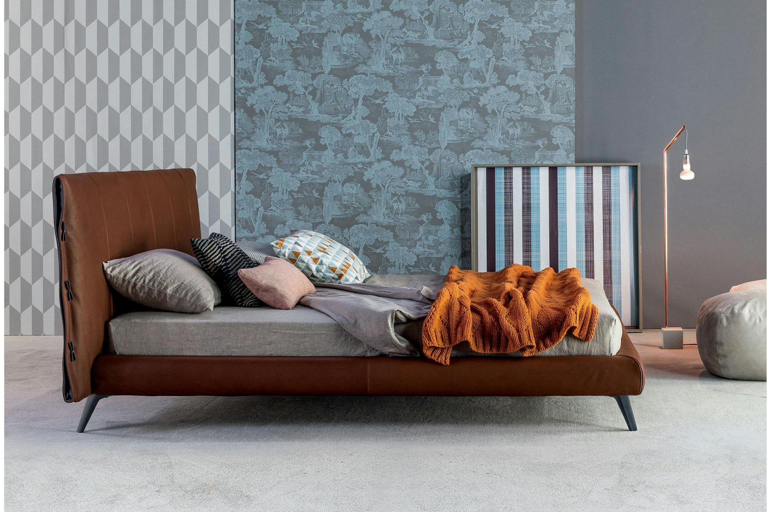 Cuff Bed