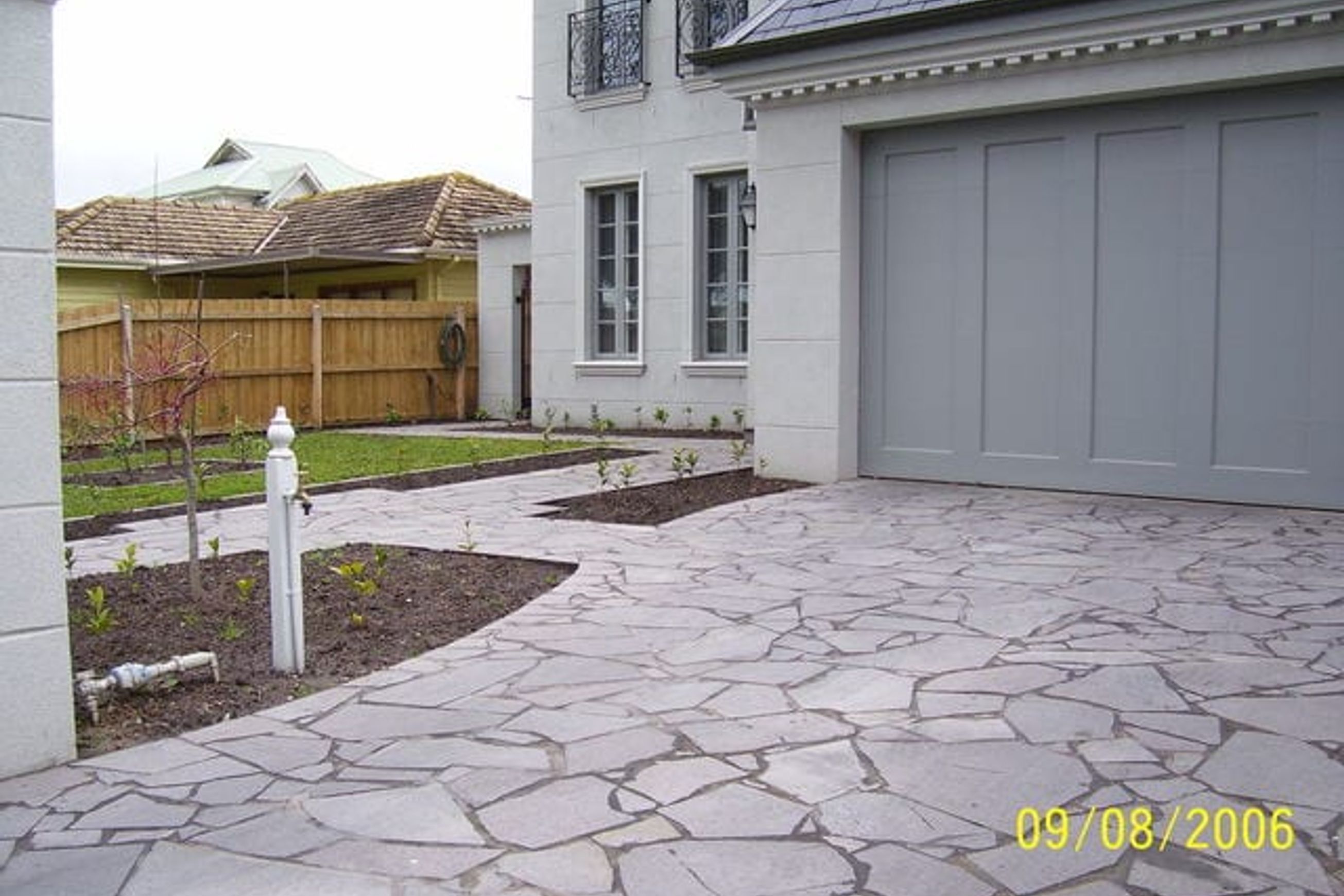 Premium Bluestone Crazy Paving