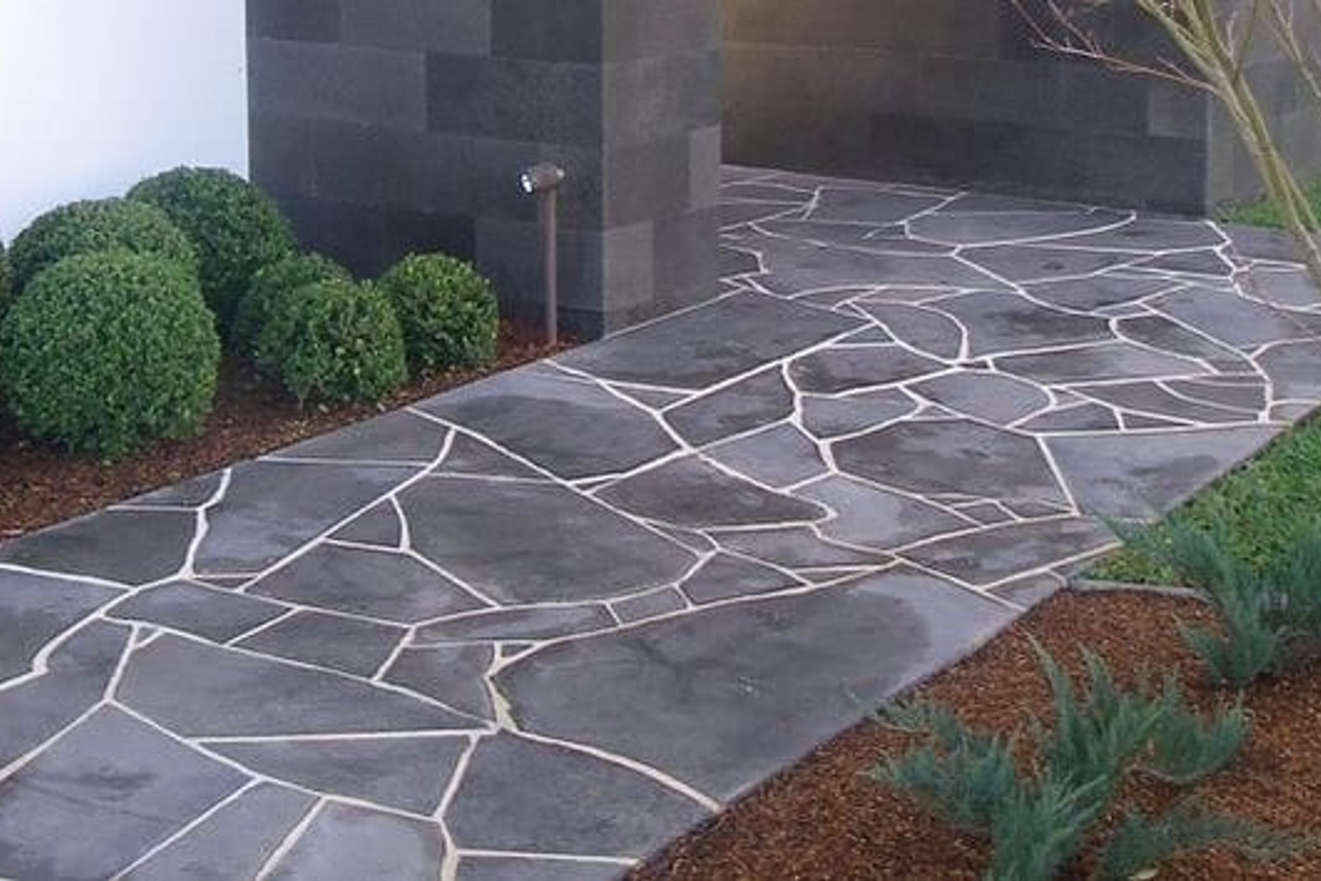 Premium Bluestone Crazy Paving