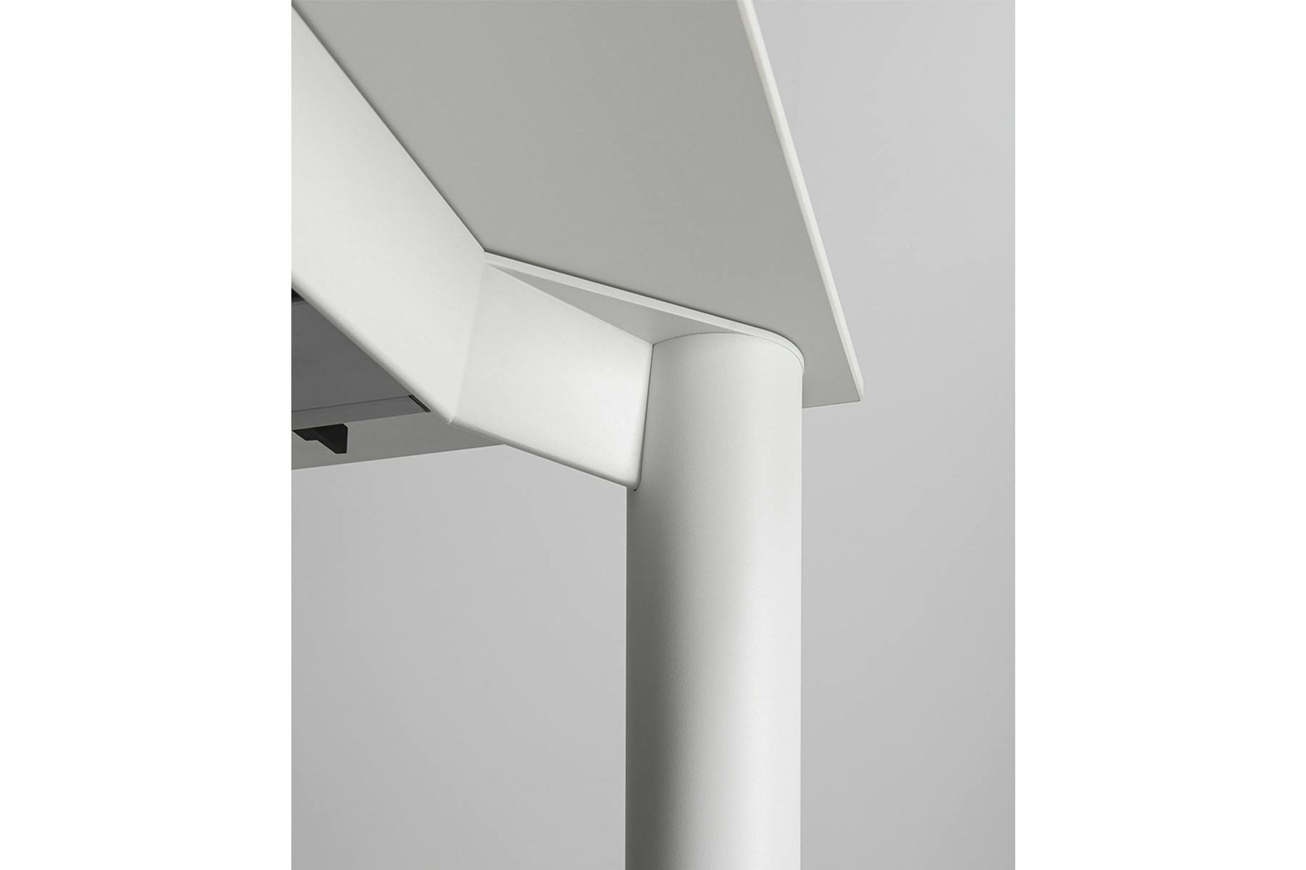 Bodoni Dining Table