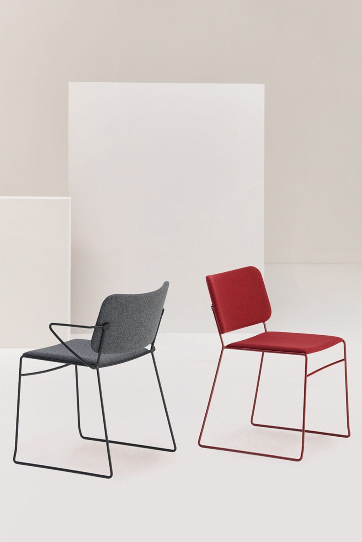 Button Down Chair with Arms