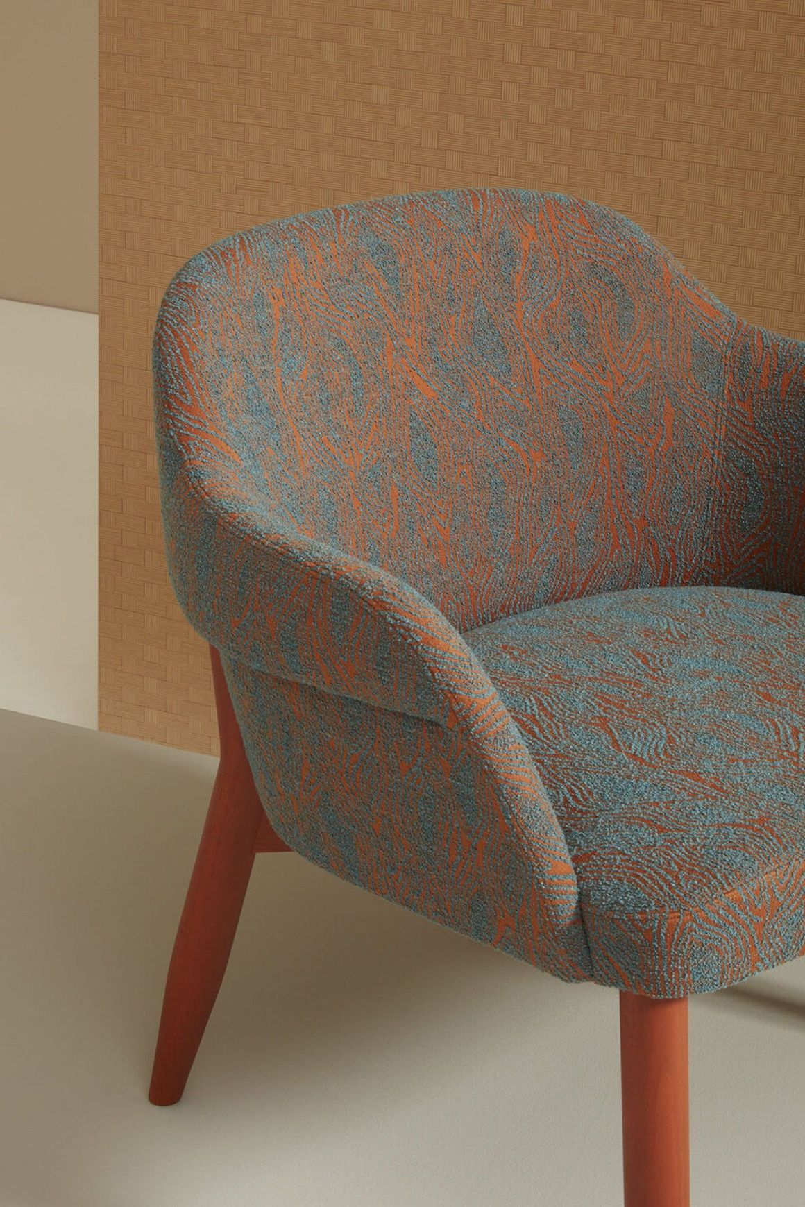 Spy Lounge Chair