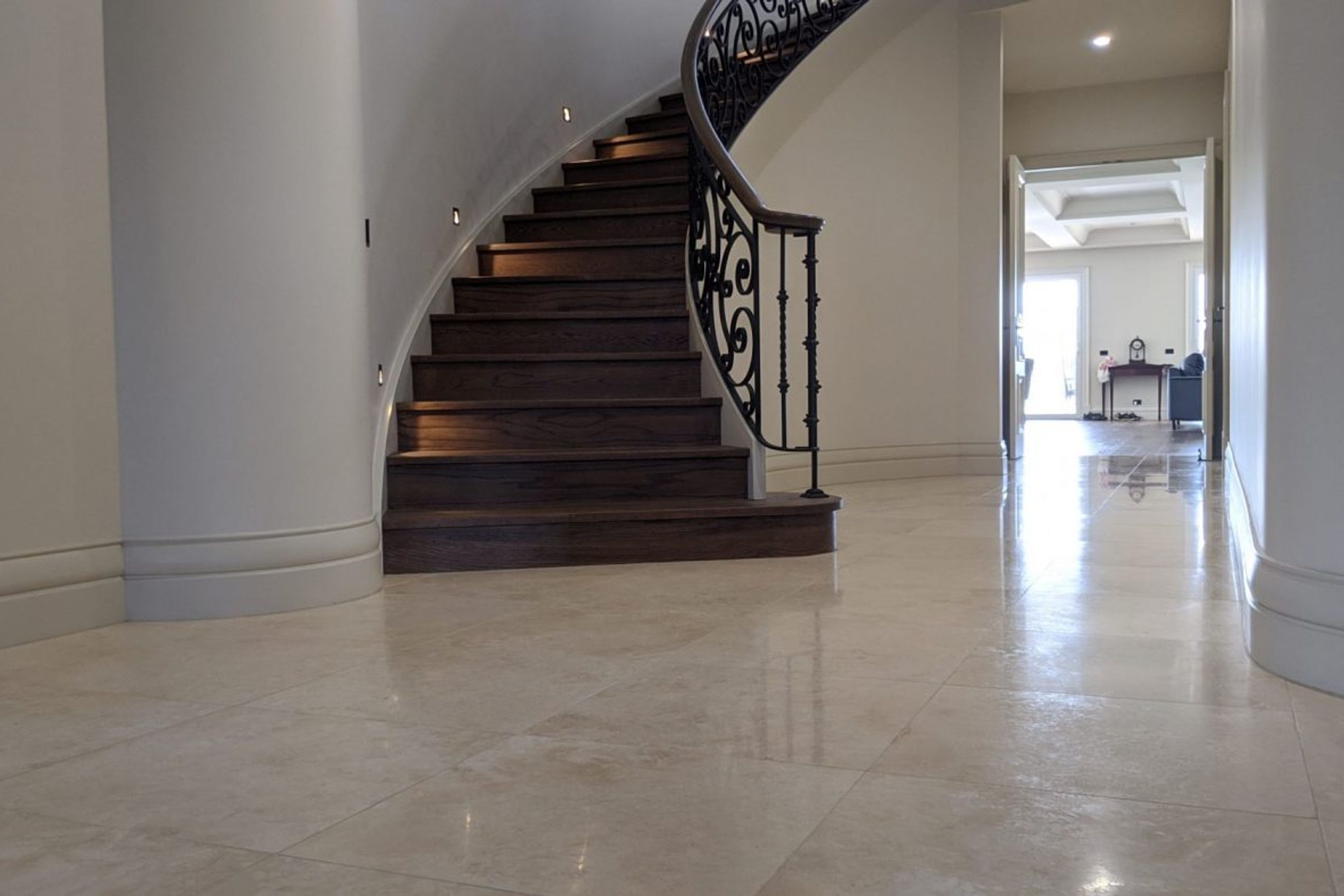 Tuscan Cross Cut Filled & Honed Travertine Tiles