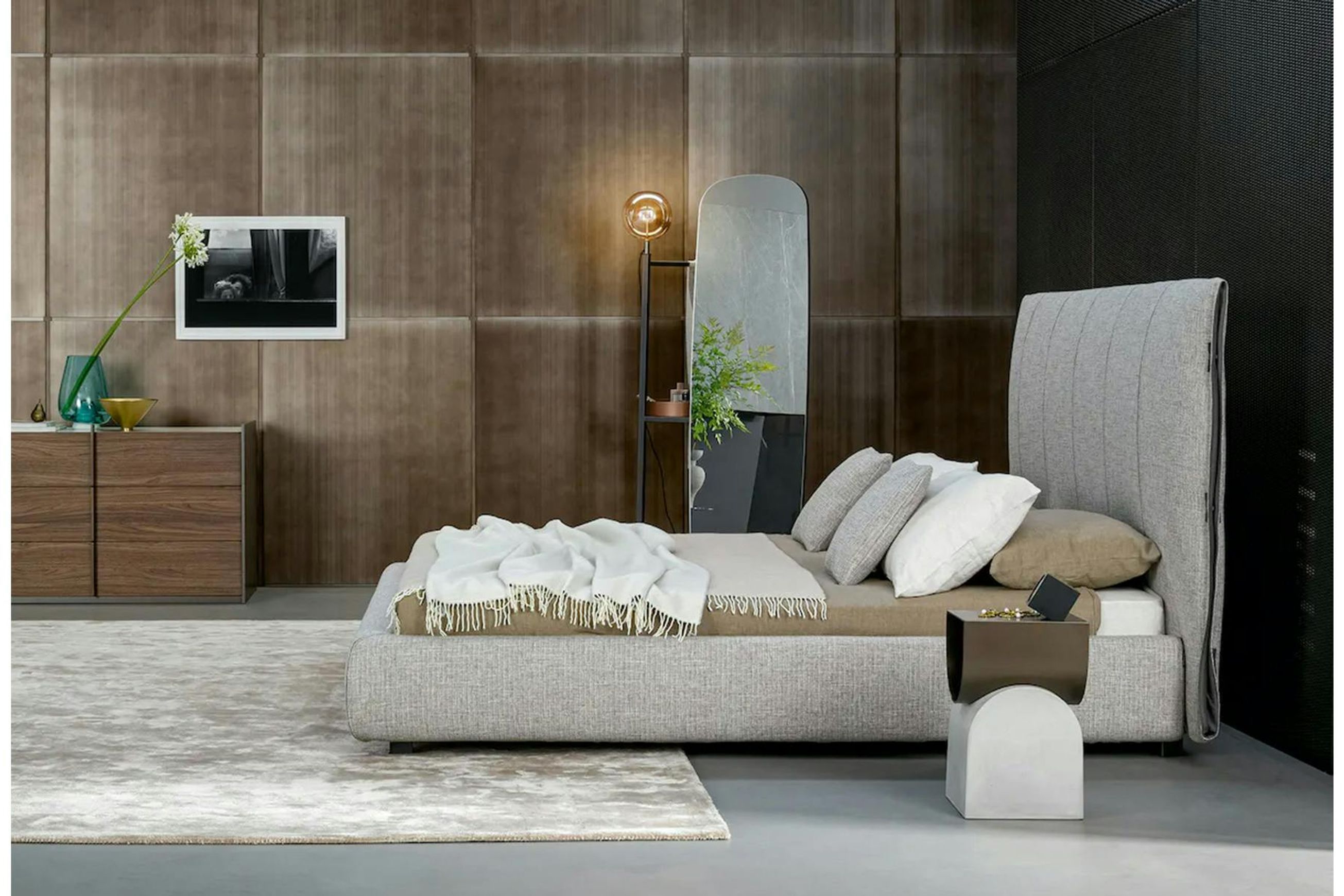 Cuff Bed