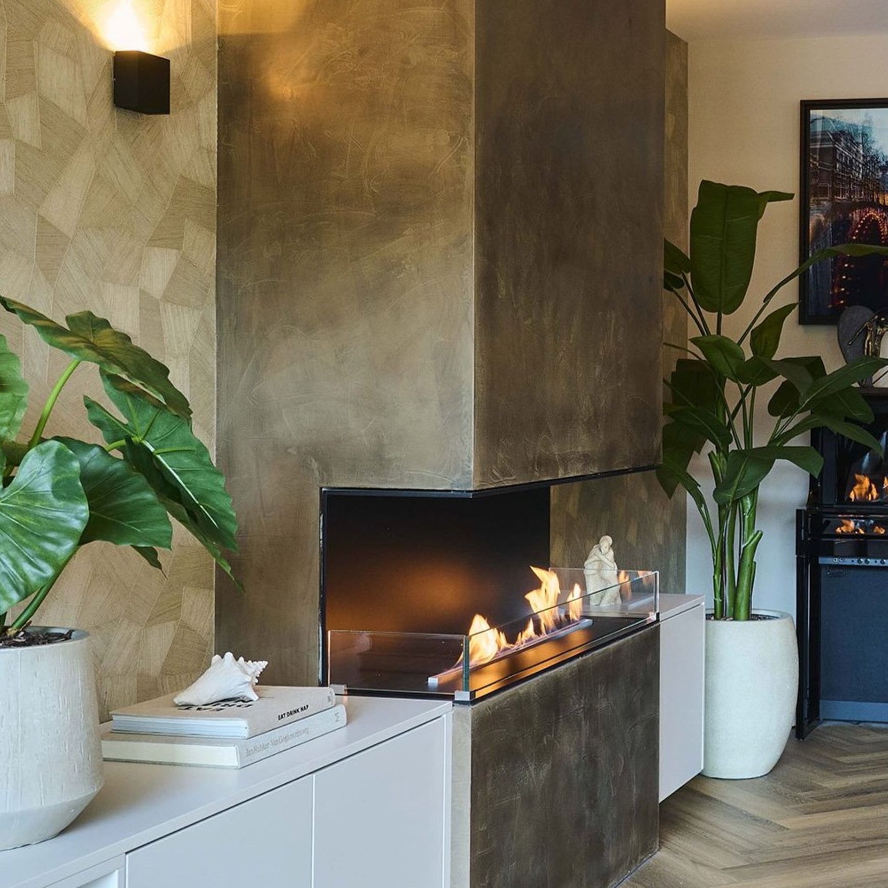 Decoflame Montreal Three-Sided BEV Net Zero Fireplace