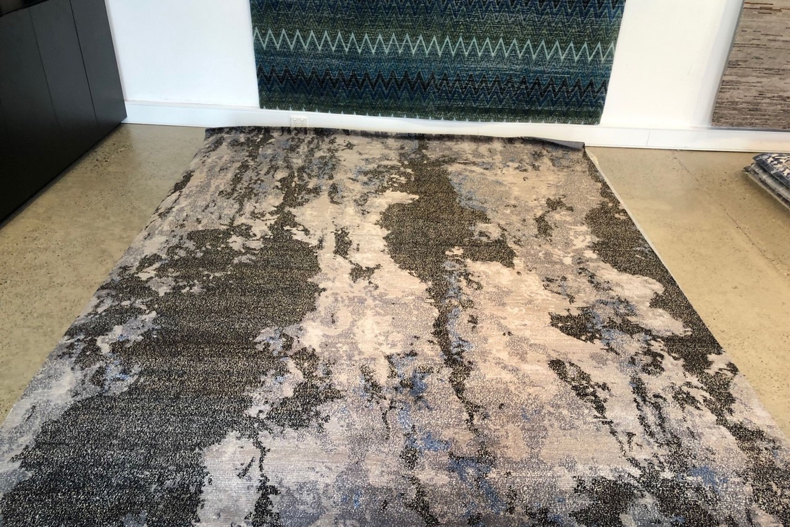 Santa Cruz Charcoal l Handknotted Rugs