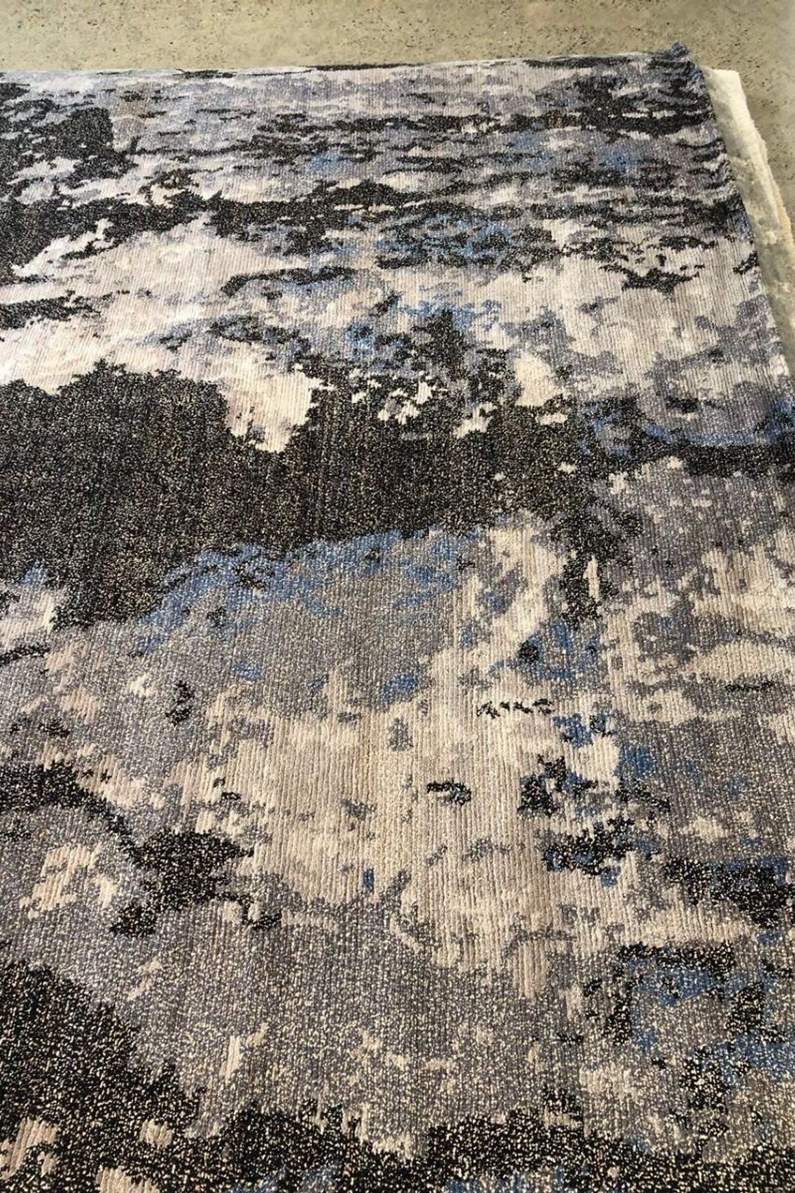 Santa Cruz Charcoal l Handknotted Rugs