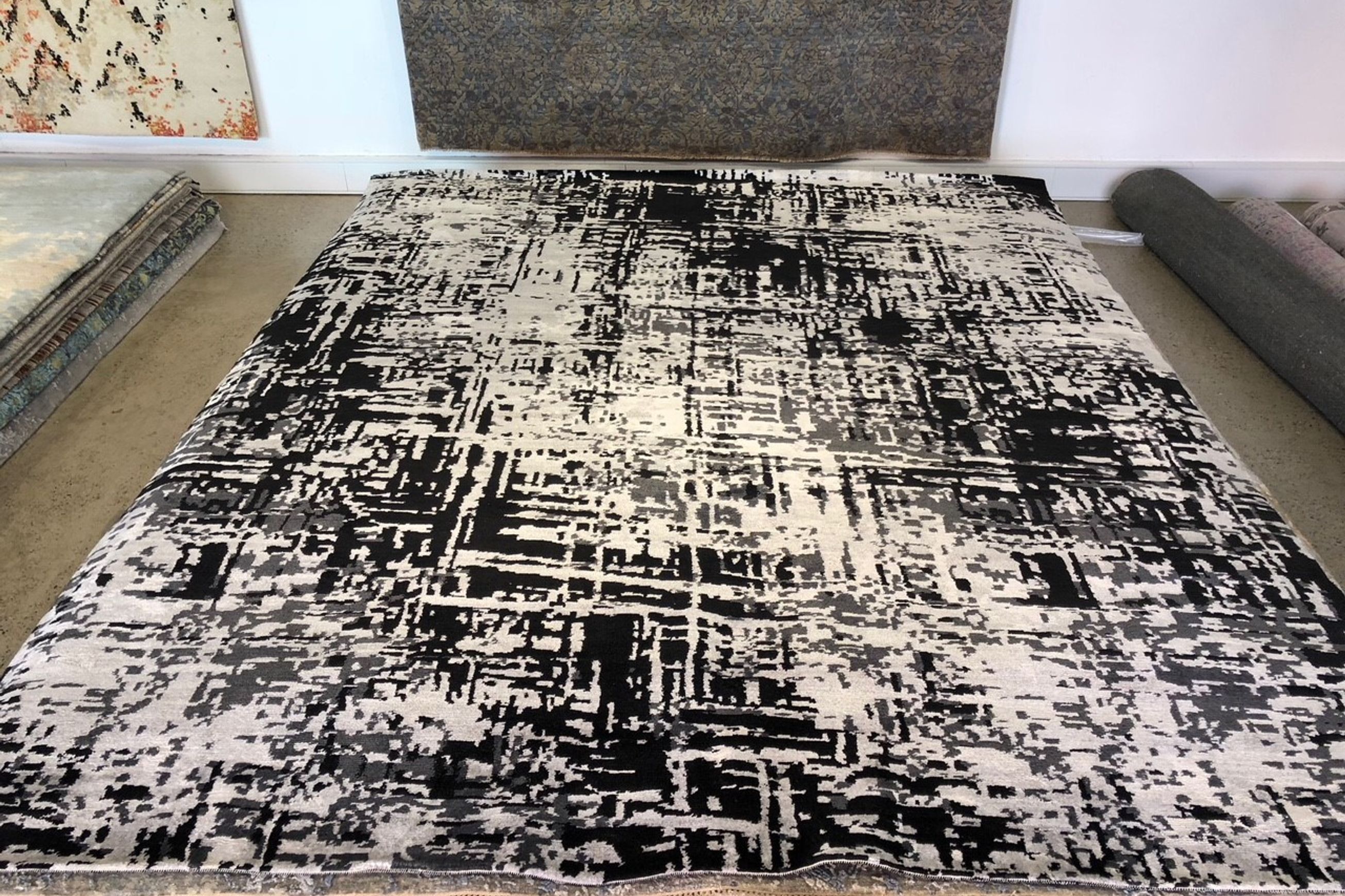Hatched Black l Handknotted Rugs