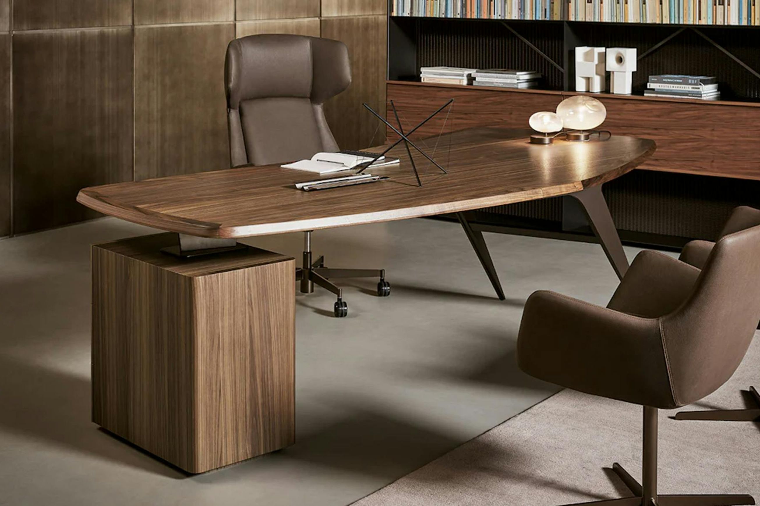 Diver Executive Desk