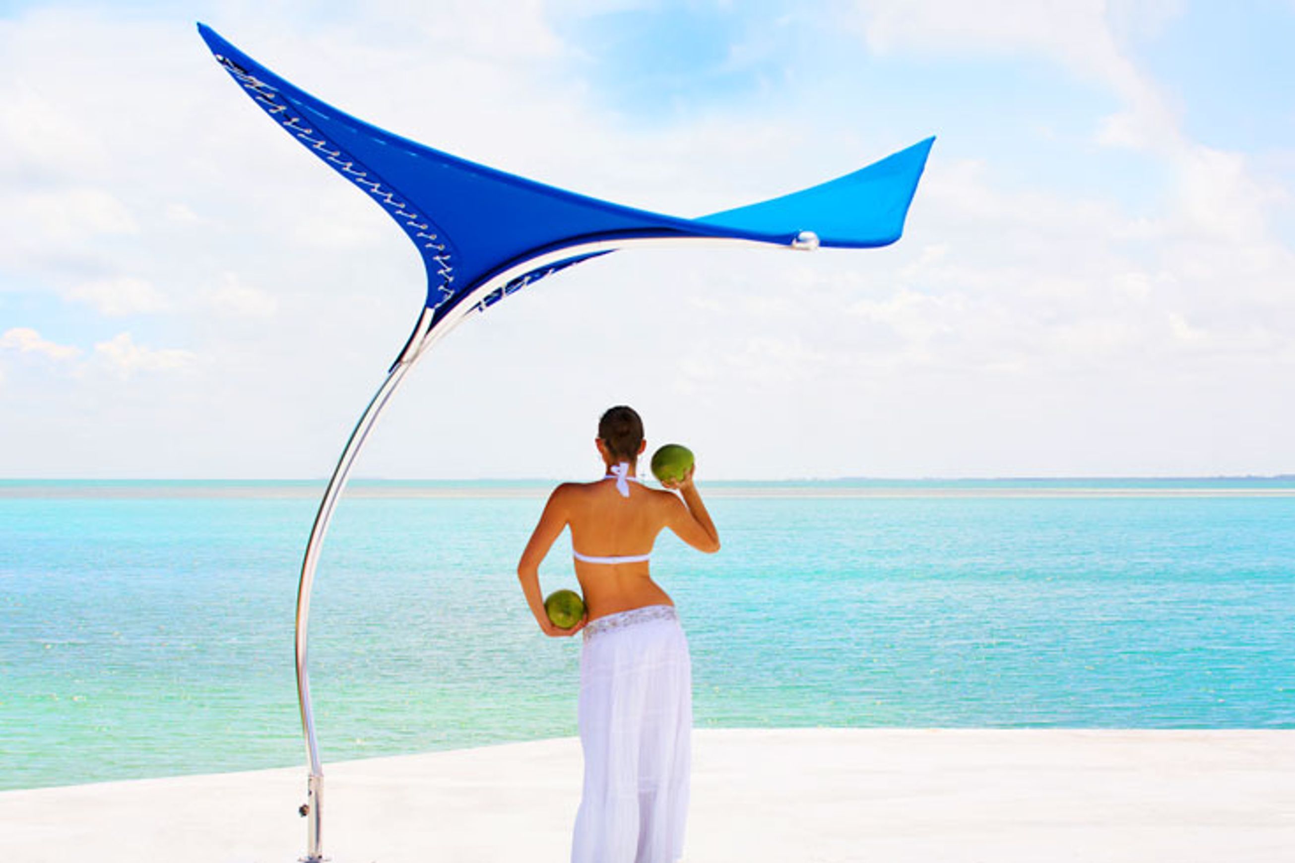 Tuuci Stingray Shade Sculpture