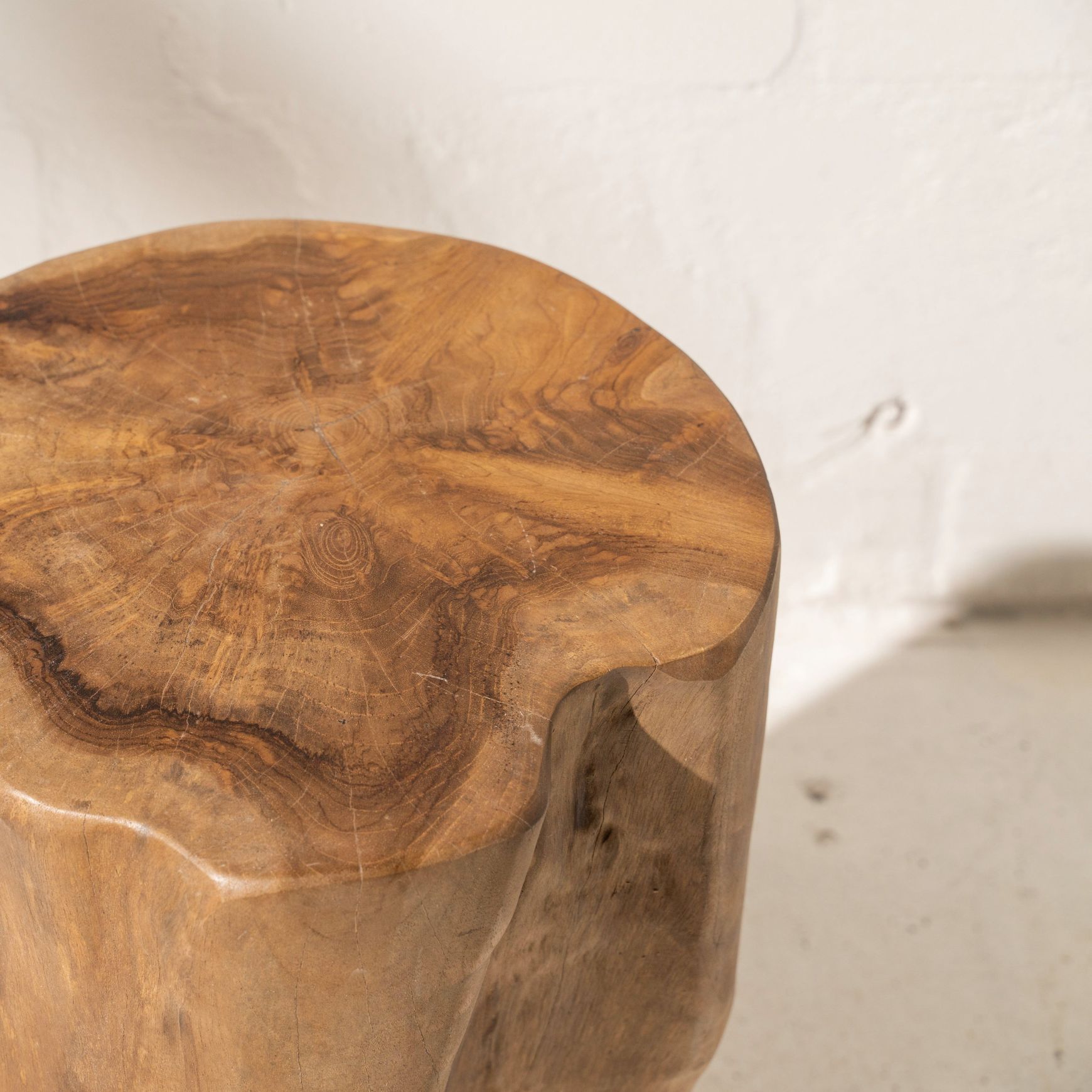Hadi Natural Tree Stump Stool