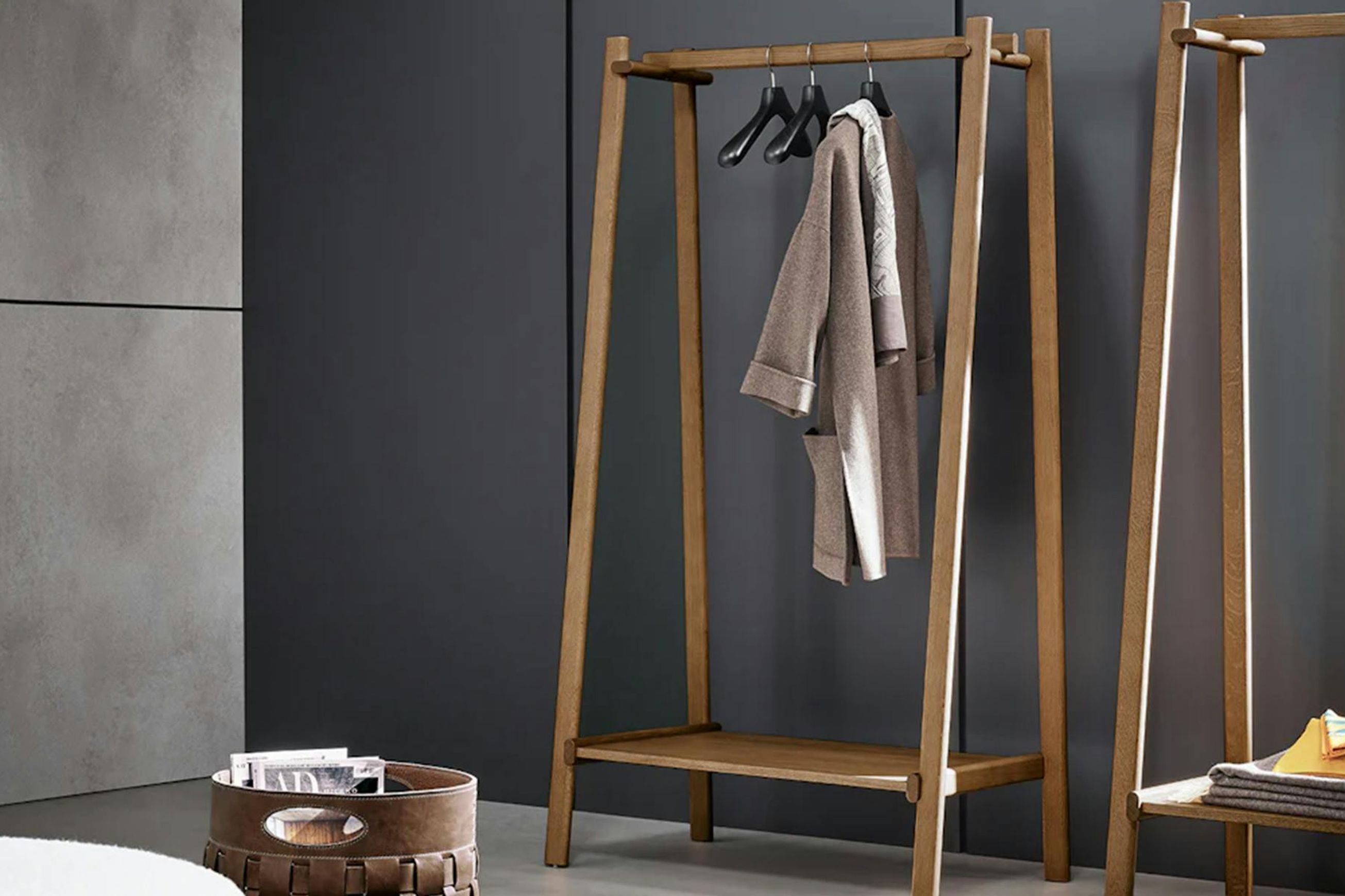 Isola Open Valet Stand